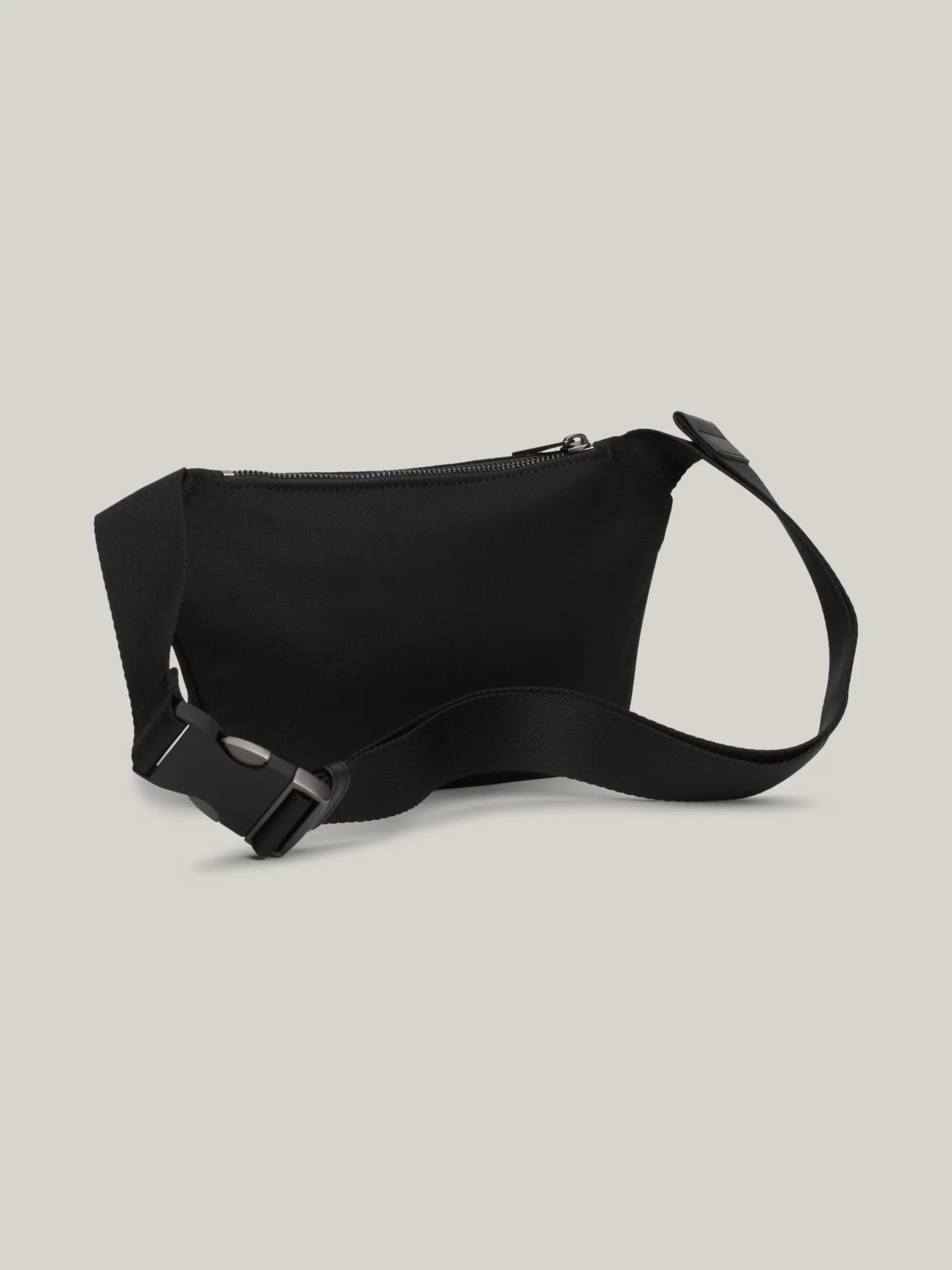 Torebki Na Pasku*Tommy Hilfiger Nerka Z Kolekcji Casual Z Naszywką Z Logo BLACK