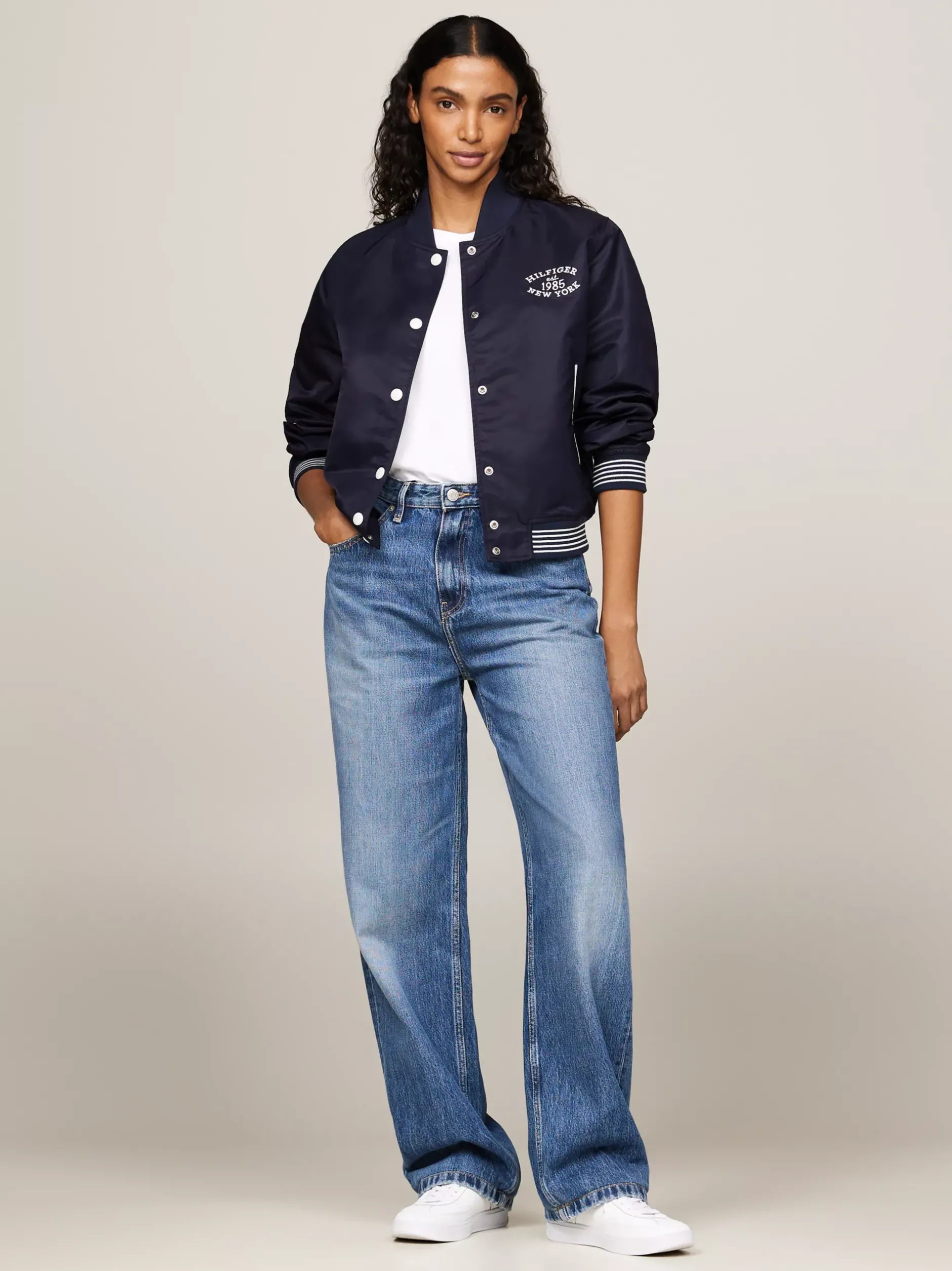 Kurtki & Płaszcze*Tommy Hilfiger Nieprzemakalna Kurtka Bomber W Stylu Varsity DESERT SKY