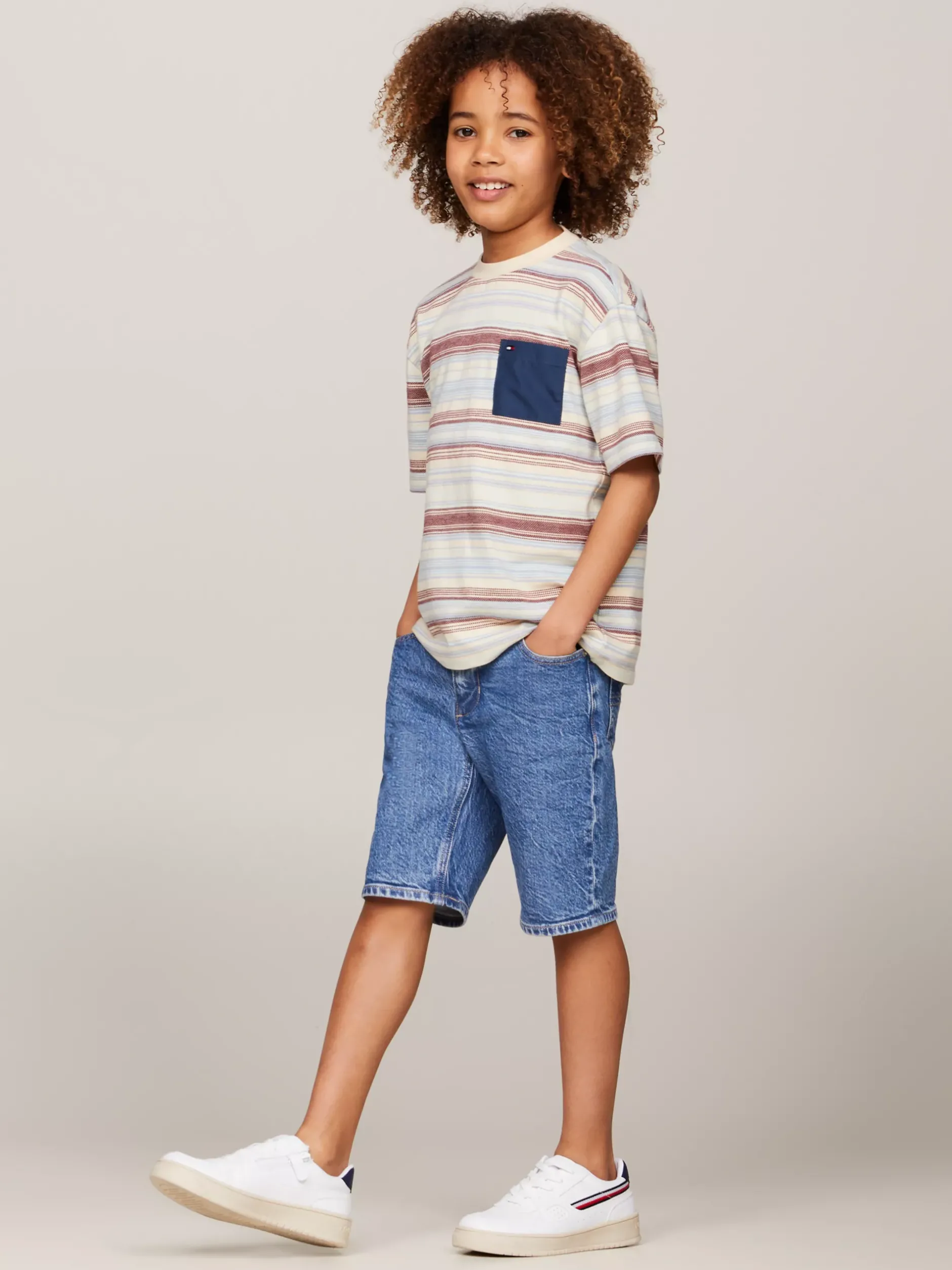 T-Shirty I Koszulki Polo*Tommy Hilfiger Pasiasty T-shirt Z Kontrastową Kieszenią RED / BLUE MIXSTRIPES