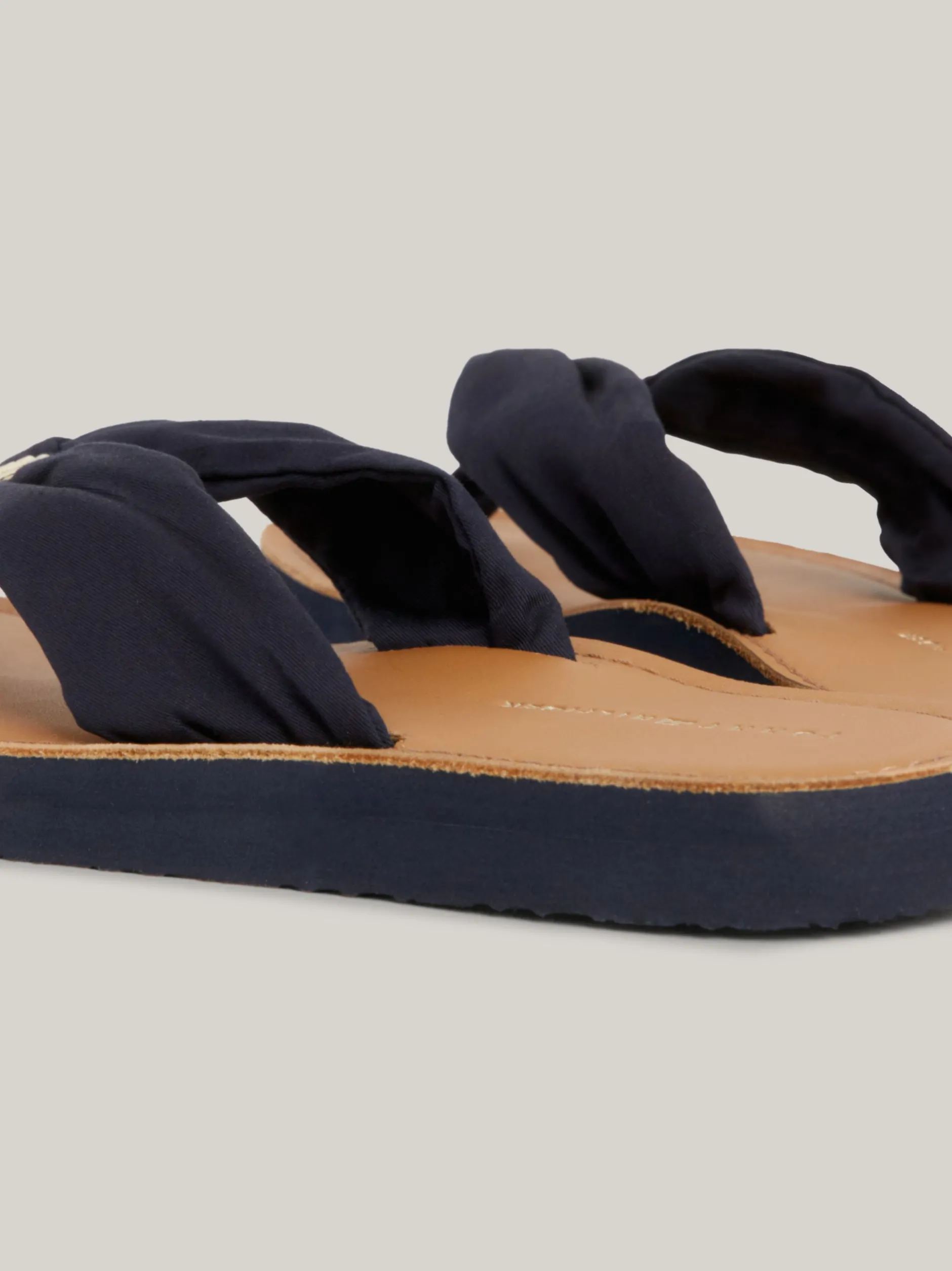 Sandały*Tommy Hilfiger Płaskie Japonki Plażowe Elevated Z Marszczeniem SPACE BLUE