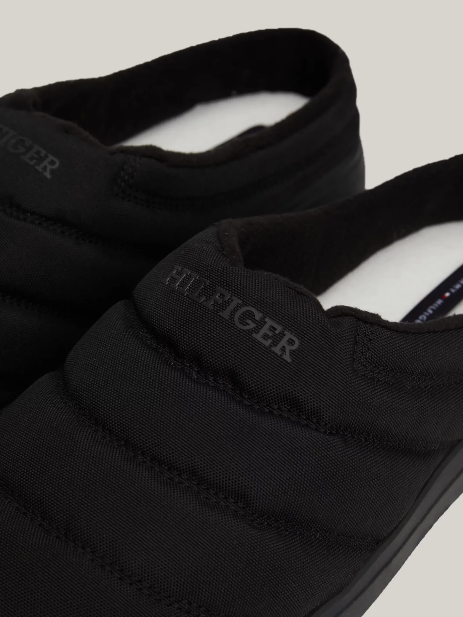 Buty Casual*Tommy Hilfiger Pikowane Kapcie Z Logo BLACK
