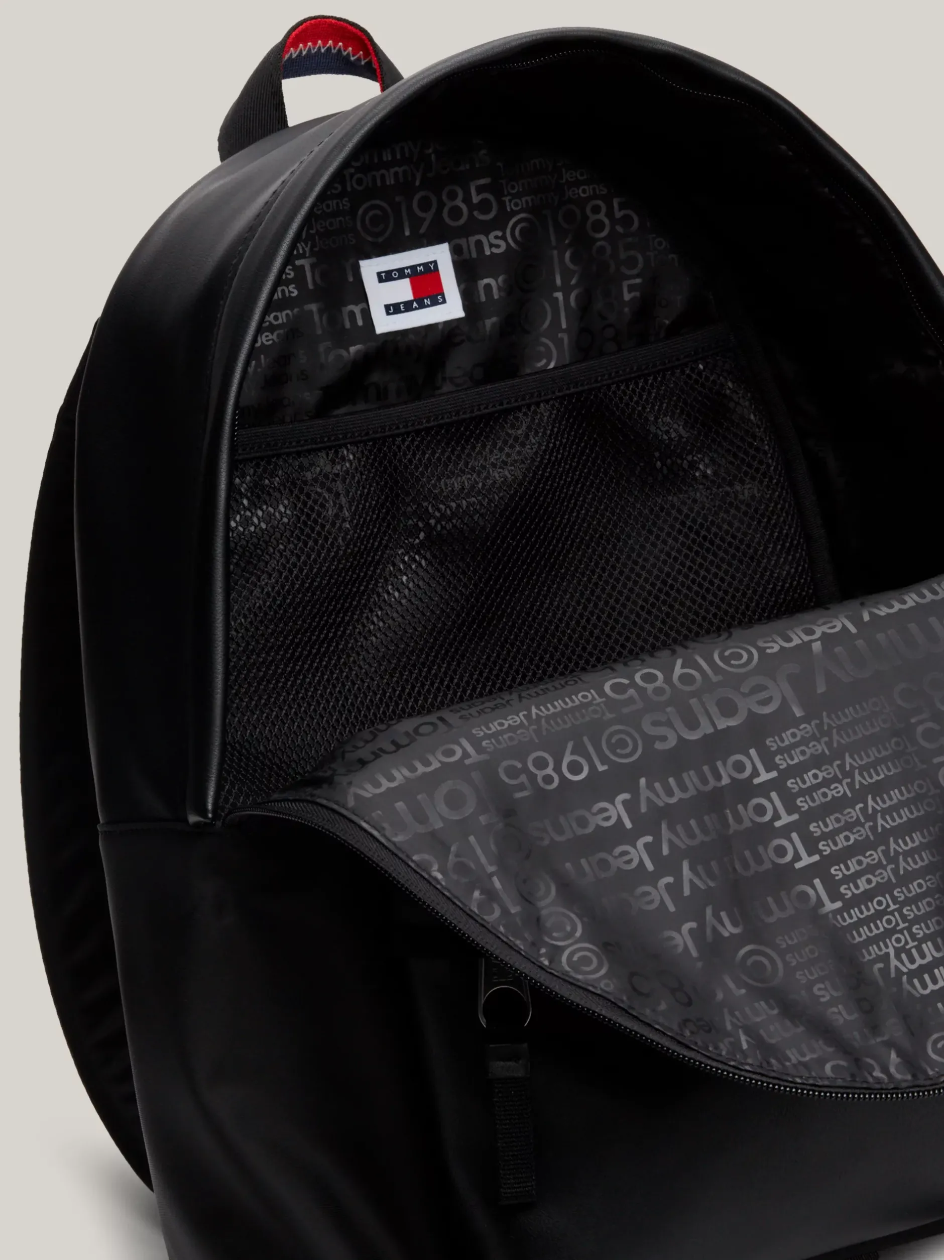 Plecaki*Tommy Hilfiger Plecak O Fasonie Kopułowym Z Logo BLACK