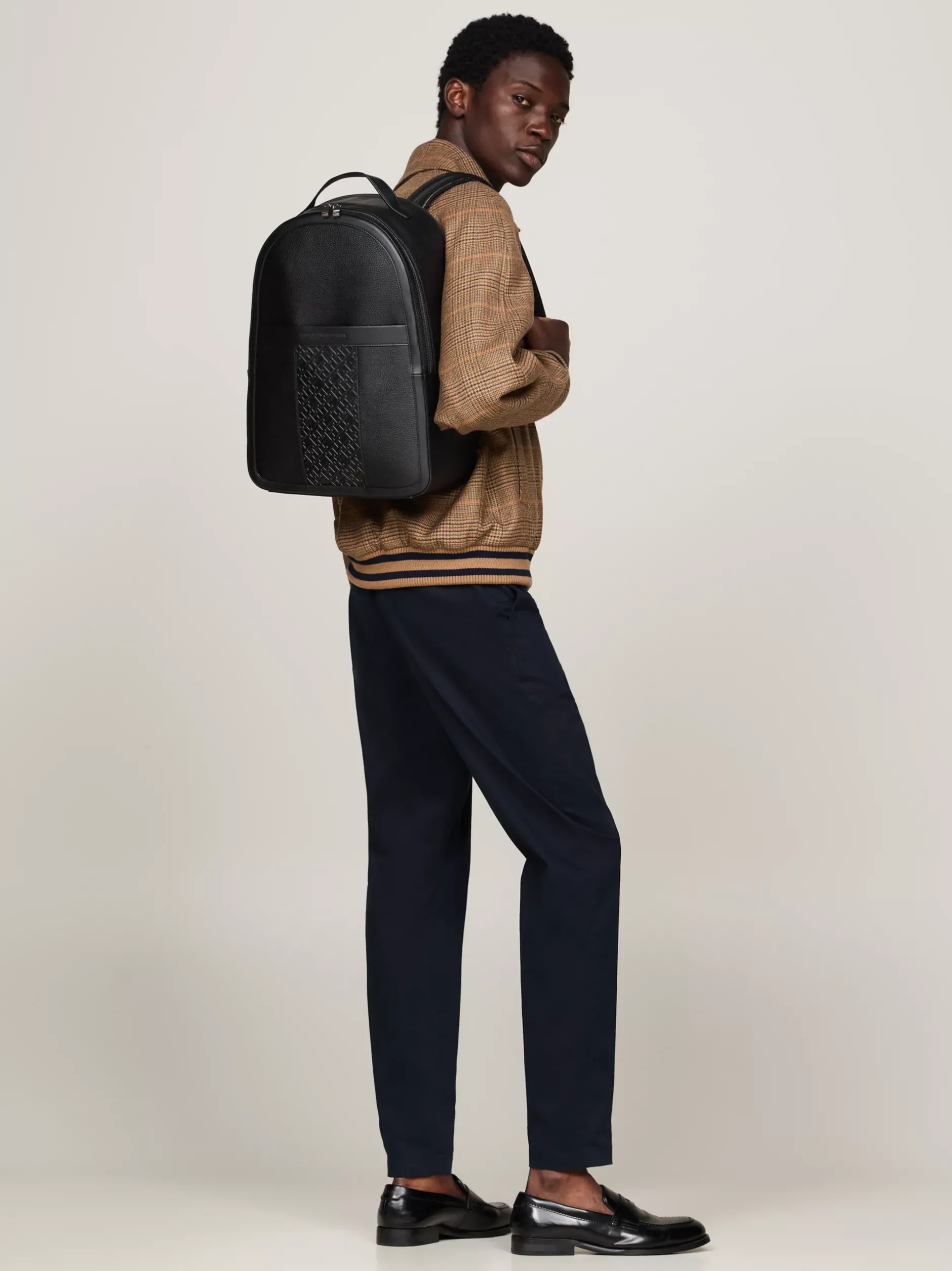 Plecaki*Tommy Hilfiger Plecak TH Monogram O Groszkowanej Fakturze BLACK