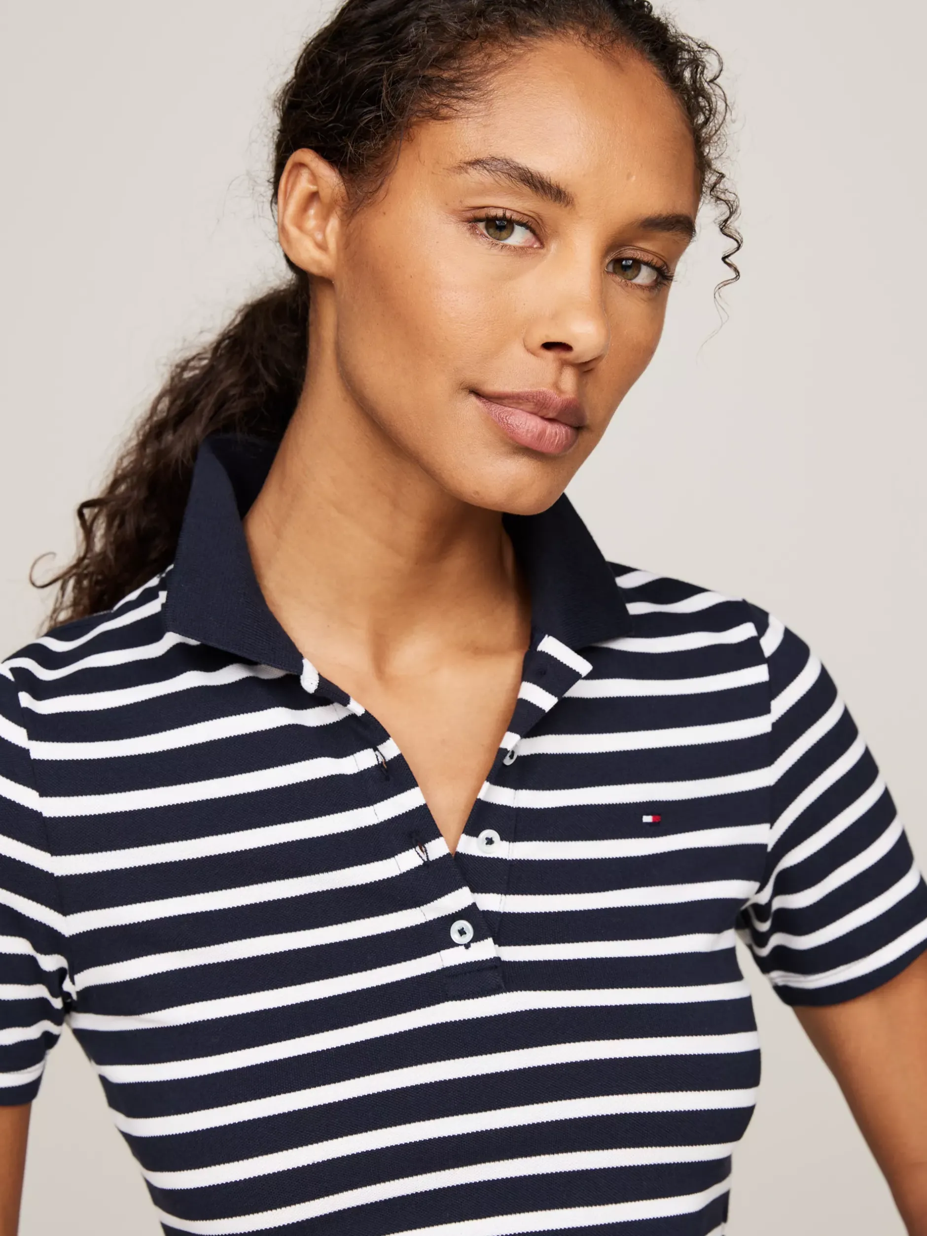 Koszulki Polo*Tommy Hilfiger Polo O Wąskim Kroju W Paski BRETON DESERT SKY/ECRU