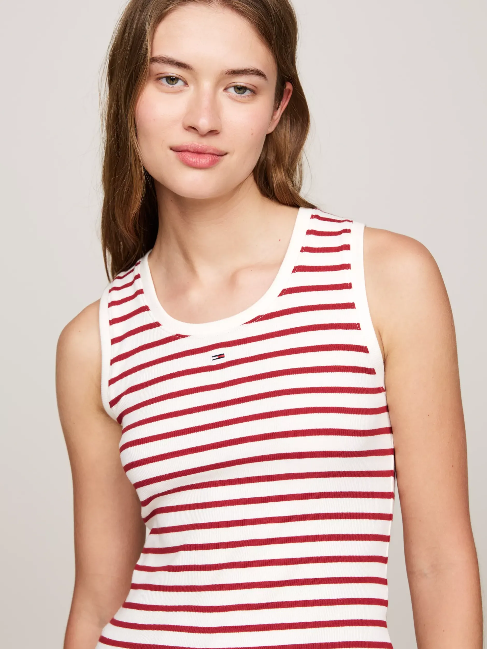 T-Shirty*Tommy Hilfiger Prążkowany Top Bez Rękawów W Bretońskie Paski REGATTA RED / MULTI
