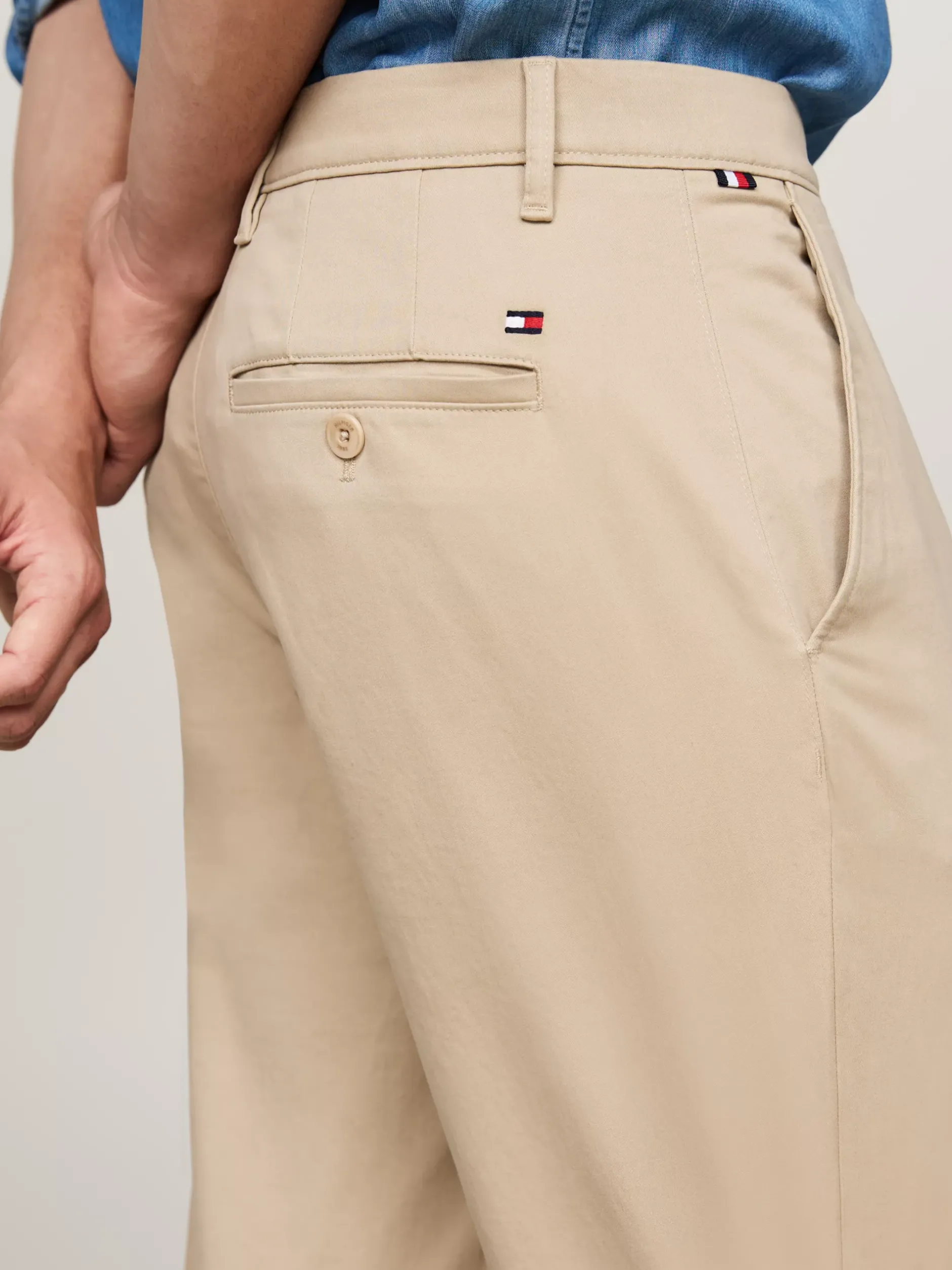 Spodnie*Tommy Hilfiger Proste Chinosy Denton Z Bawełny Ze Stretchem BATIQUE KHAKI