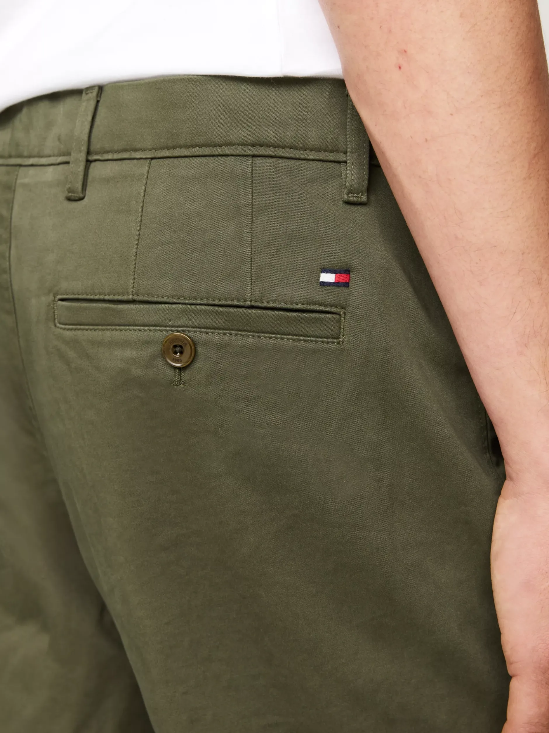 Spodnie*Tommy Hilfiger Proste Chinosy Denton Z Bawełny Ze Stretchem ARMY GREEN