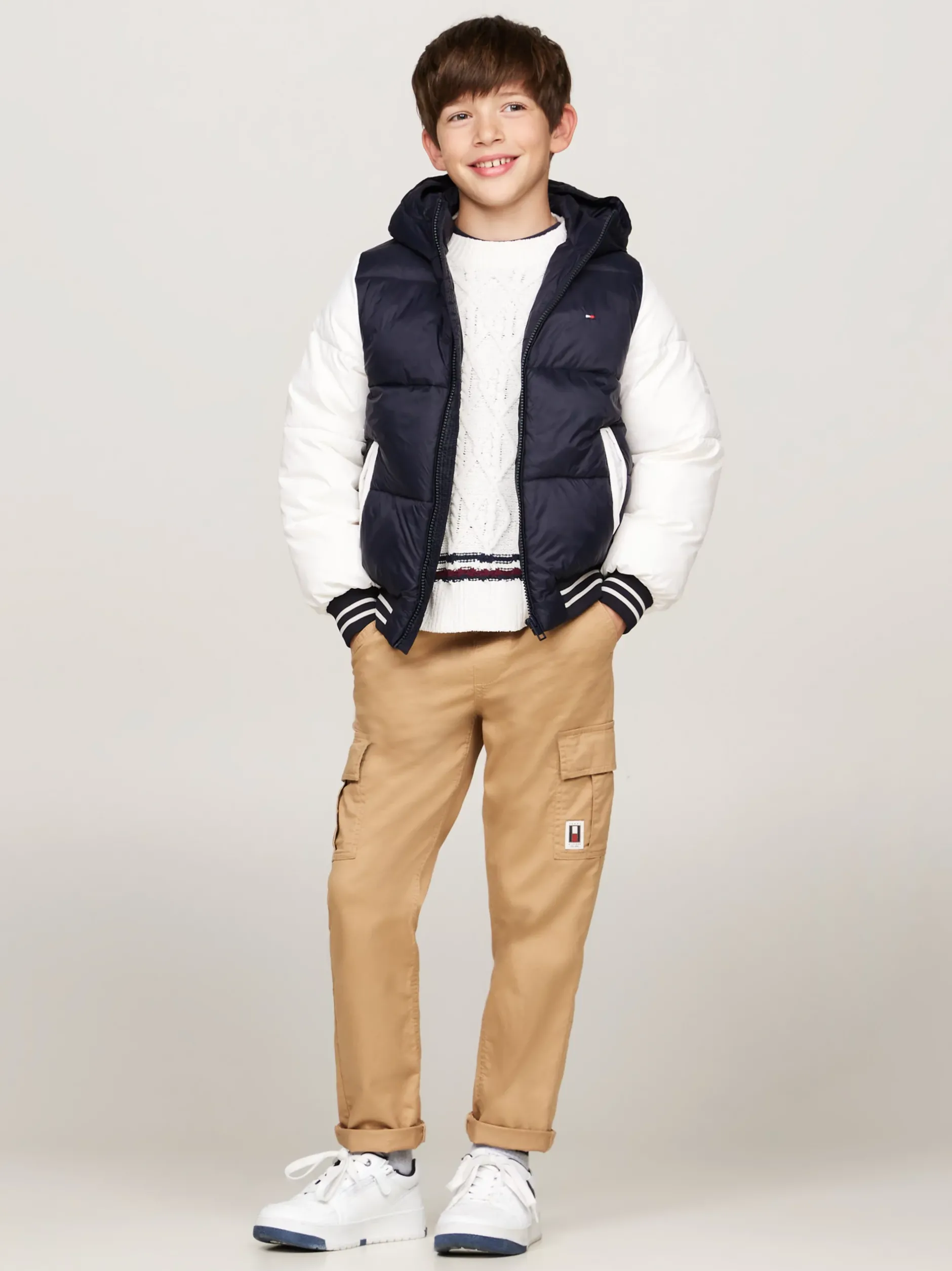 Kurtki*Tommy Hilfiger Puchowa Kurtka Z Logo I Blokami Kolorów DESERT SKY COLORBLOCK