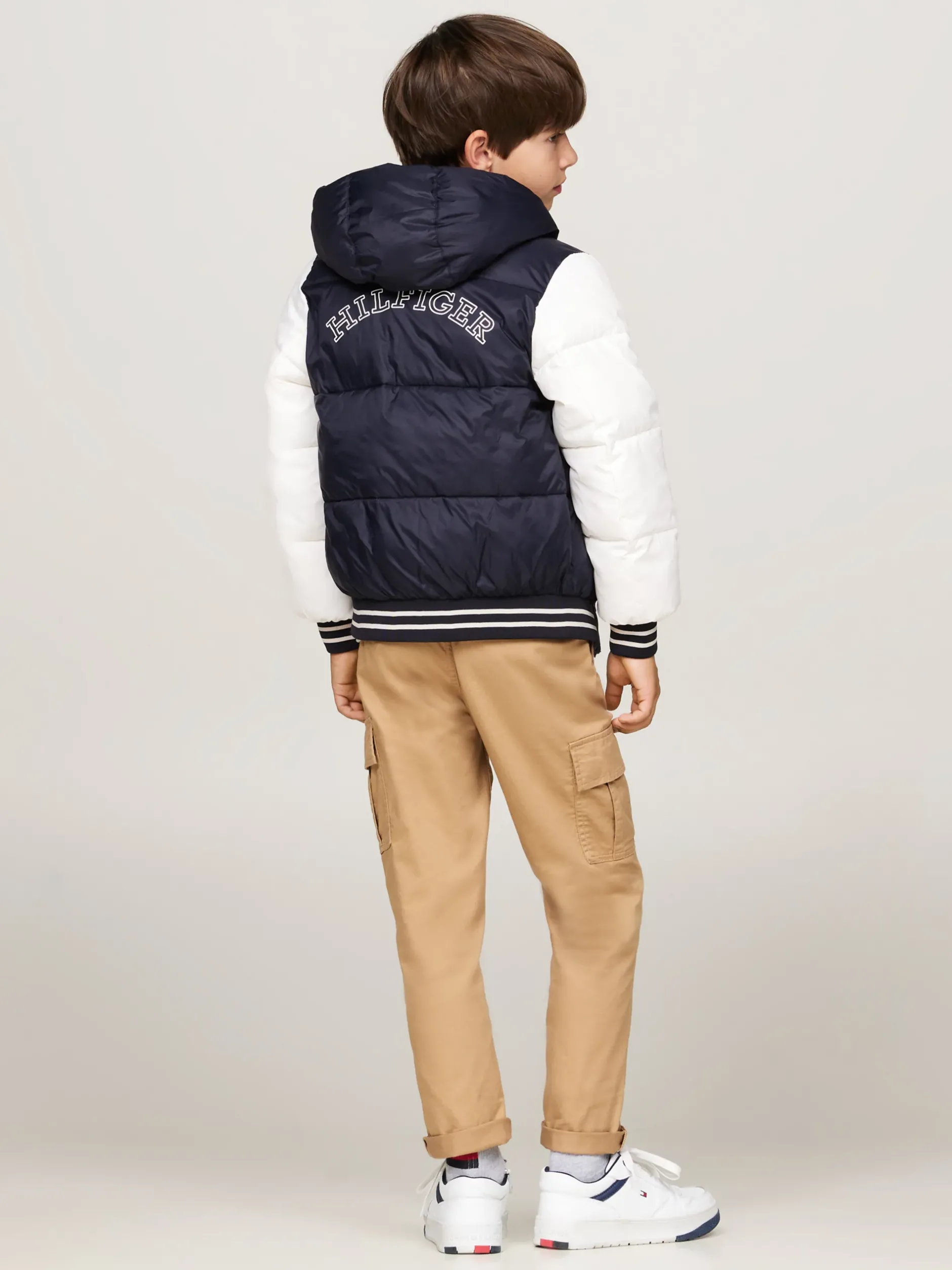 Kurtki*Tommy Hilfiger Puchowa Kurtka Z Logo I Blokami Kolorów DESERT SKY COLORBLOCK