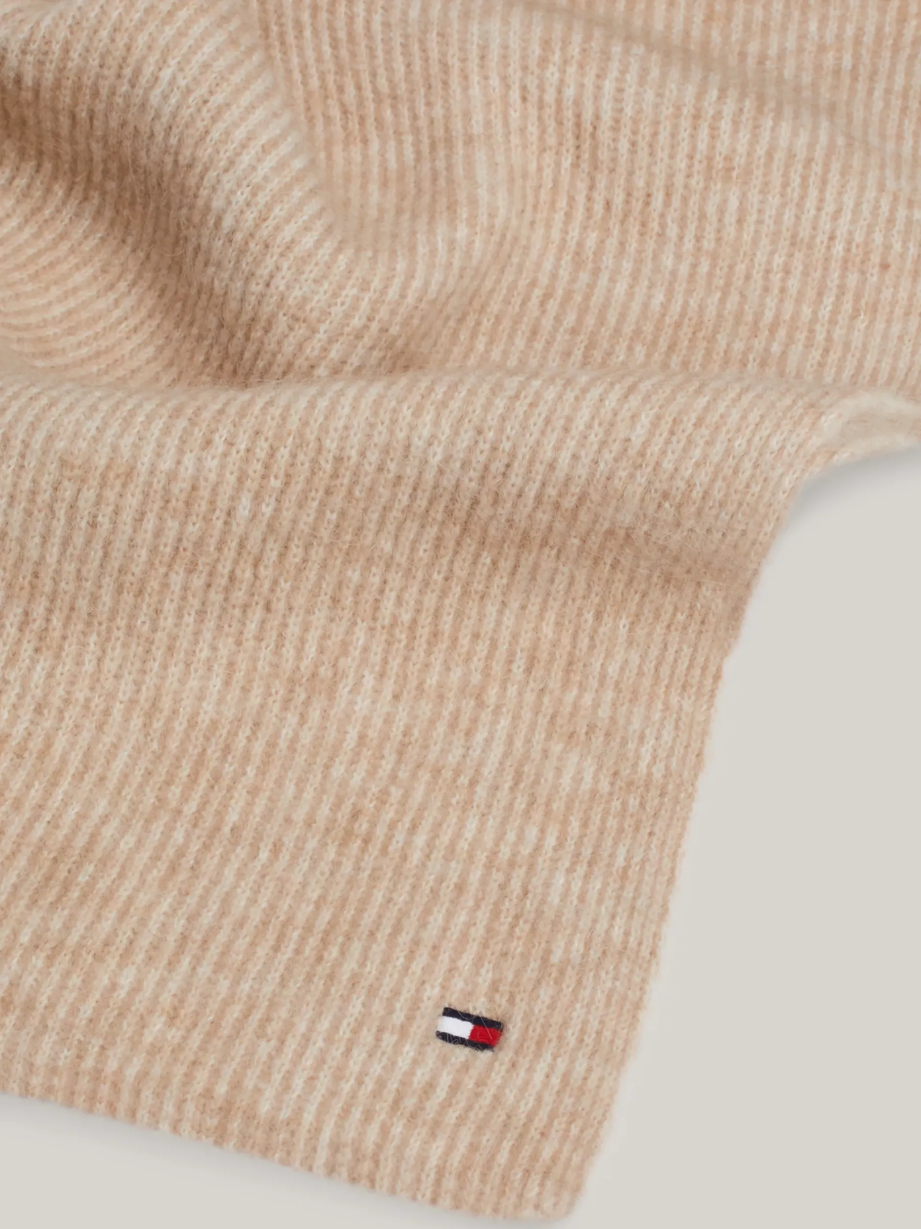 Szaliki|Szaliki*Tommy Hilfiger Puszysty Szal Essential Z Flagą BEIGE