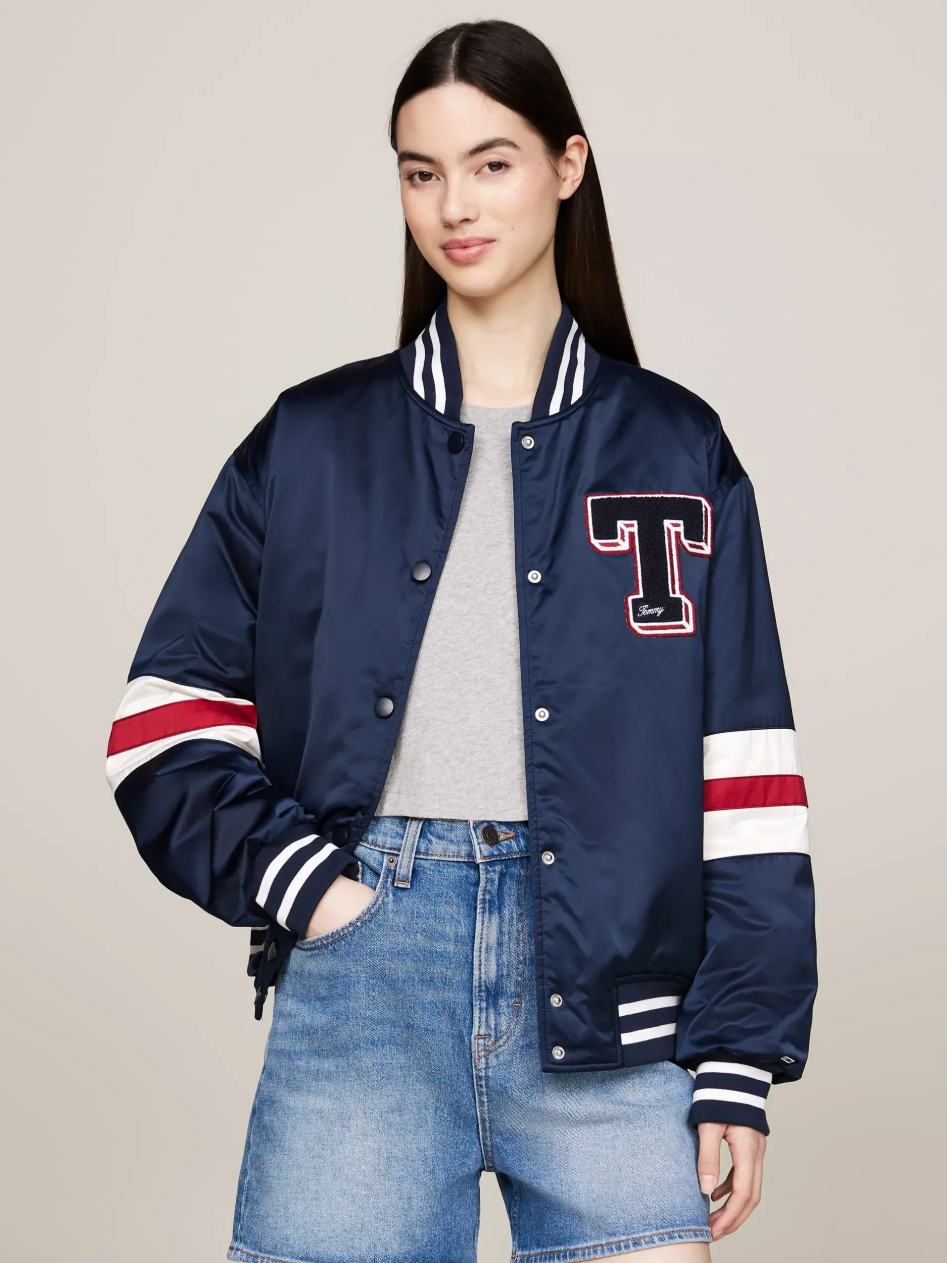 Kurtki & Płaszcze*Tommy Hilfiger Satynowa Kurtka Bomber Z Logo W Stylu Letterman DARK NIGHT NAVY