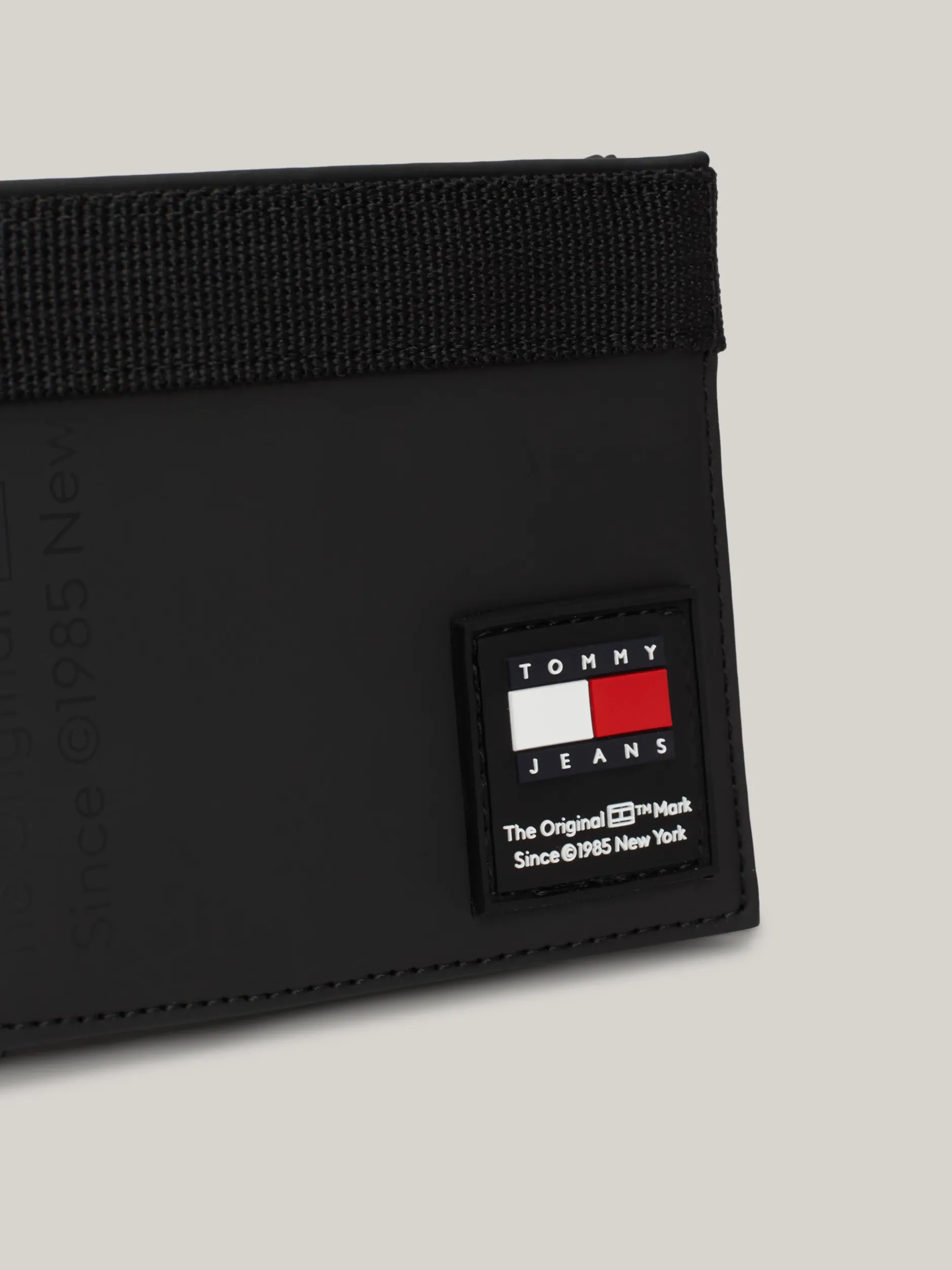 Portfele & Breloczki Do Kluczy*Tommy Hilfiger Składany Portfel Na Karty Z Logo Essential BLACK