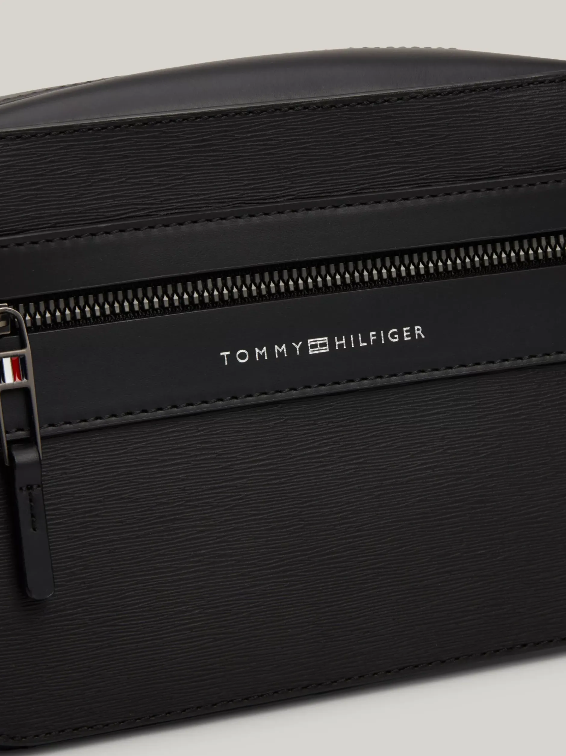 Kosmetyczki*Tommy Hilfiger Skórzana Kosmetyczka Premium Business BLACK