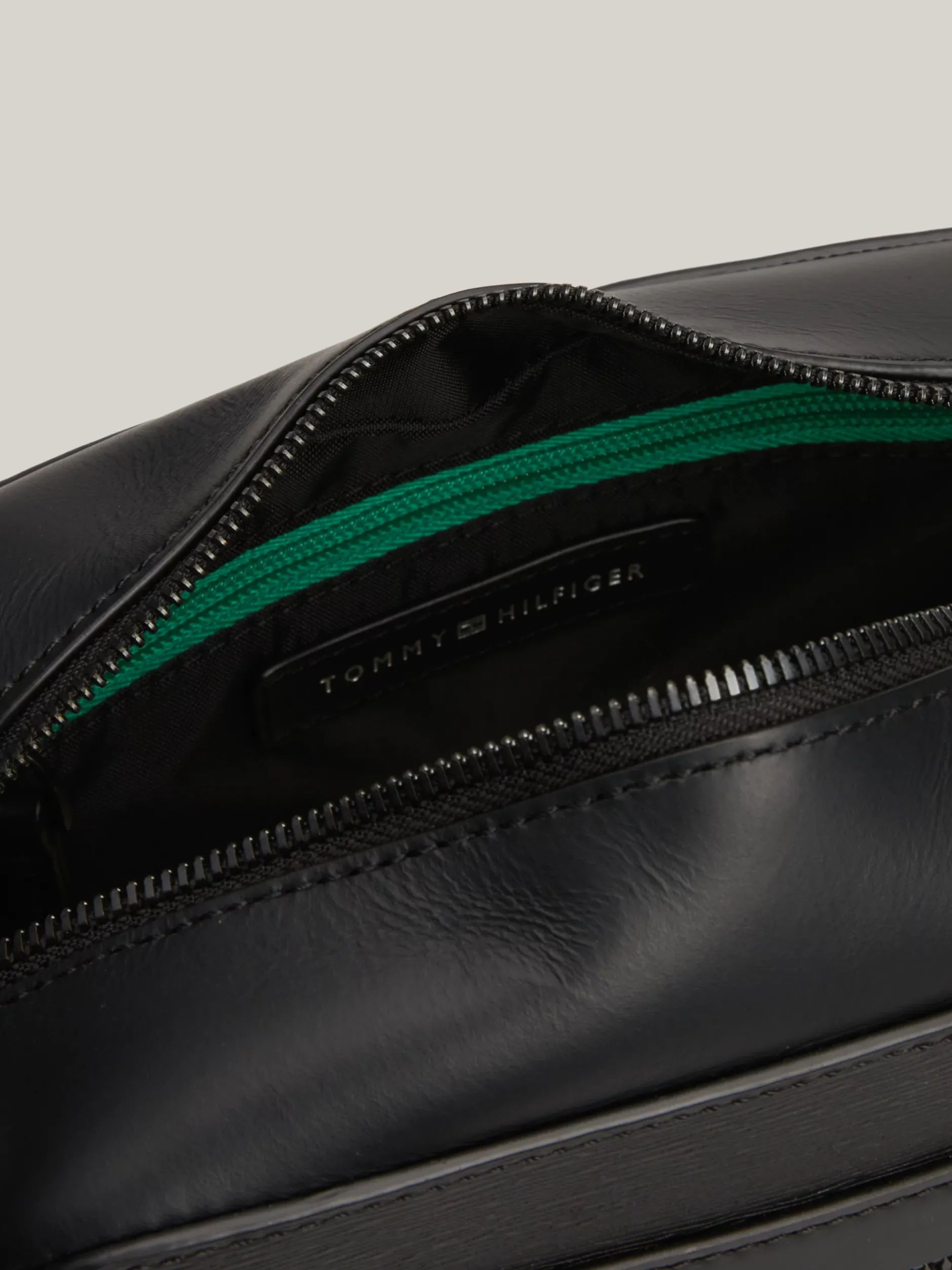 Kosmetyczki*Tommy Hilfiger Skórzana Kosmetyczka Premium Business BLACK