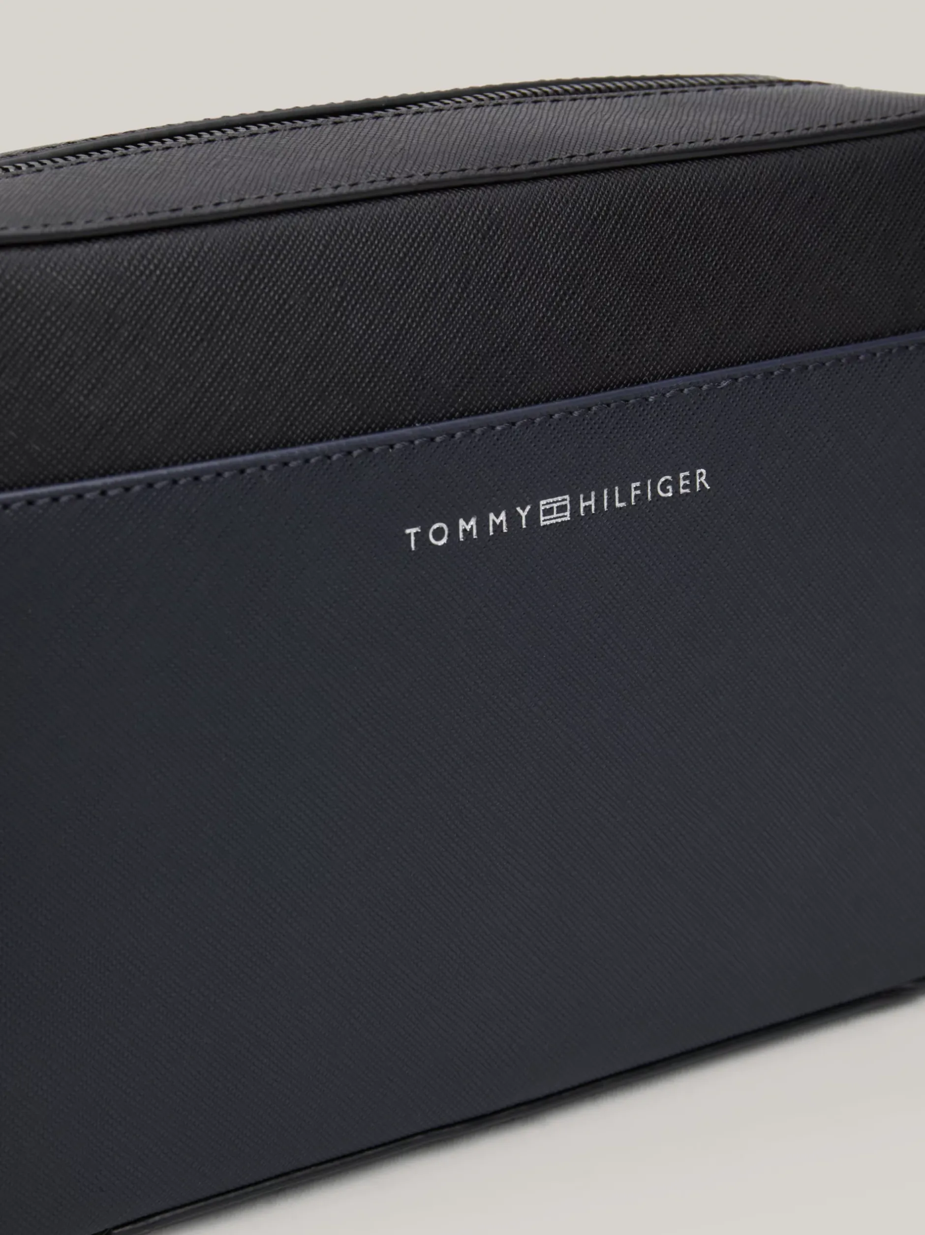Kosmetyczki*Tommy Hilfiger Skórzana Kosmetyczka TH Business Z Logo BLACK