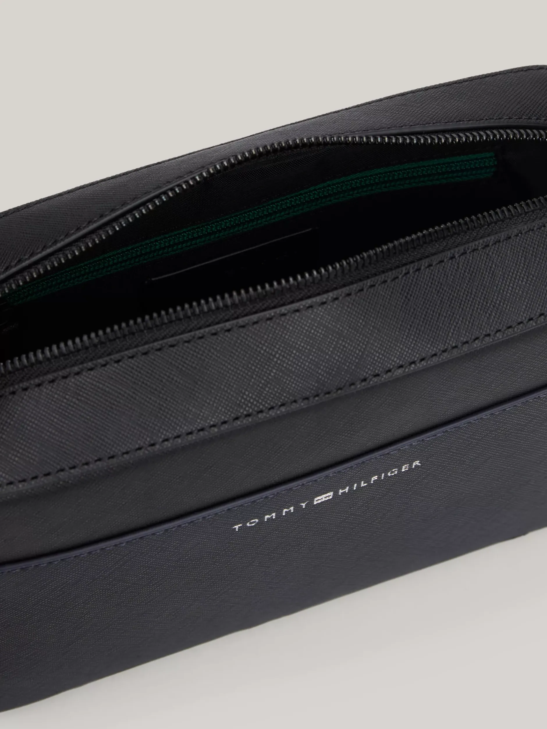 Kosmetyczki*Tommy Hilfiger Skórzana Kosmetyczka TH Business Z Logo BLACK