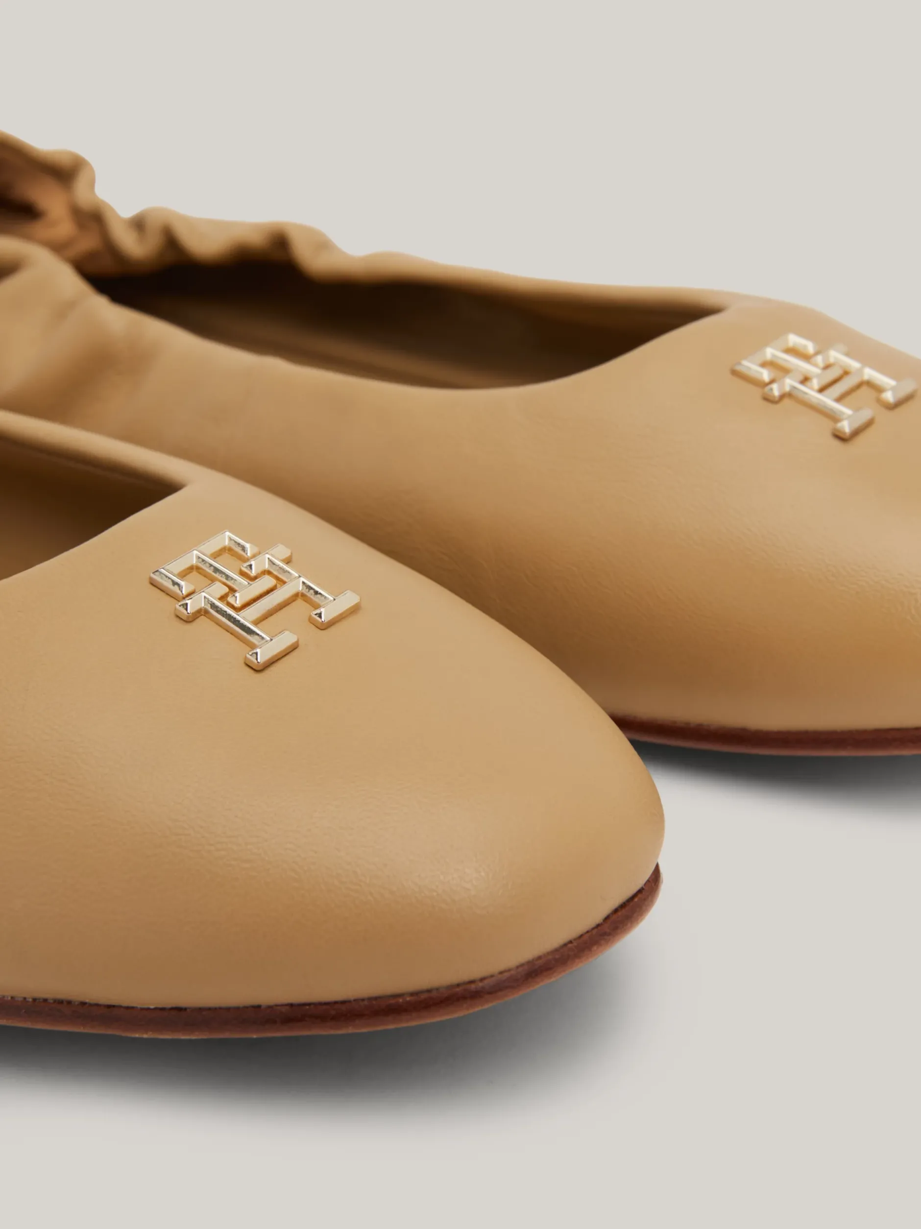 Baleriny|Płaskie Buty*Tommy Hilfiger Skórzane Baleriny Z Plakietką Z Monogramem TH CLASSIC KHAKI