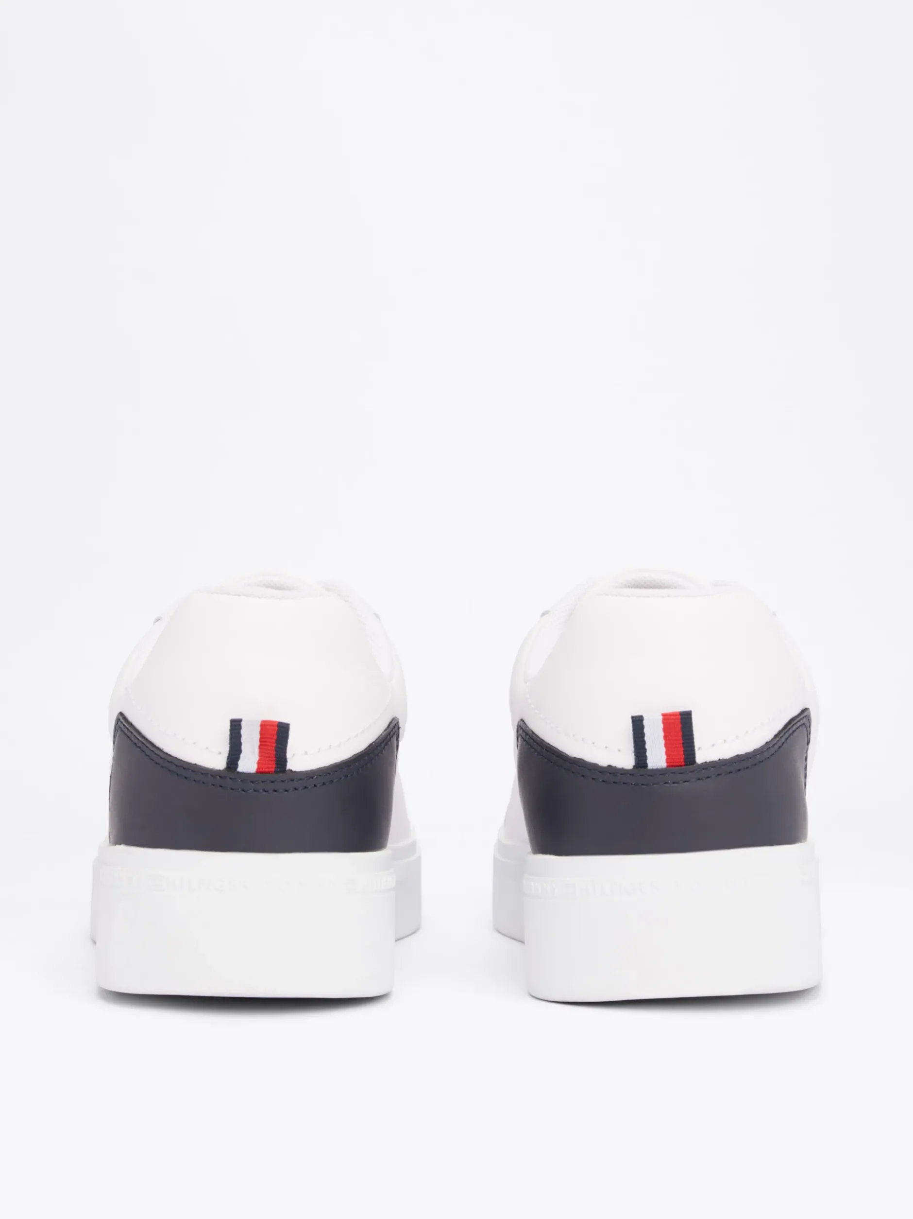 Sneakersy*Tommy Hilfiger Skórzane Buty Sportowe Elevated Essential WHITE