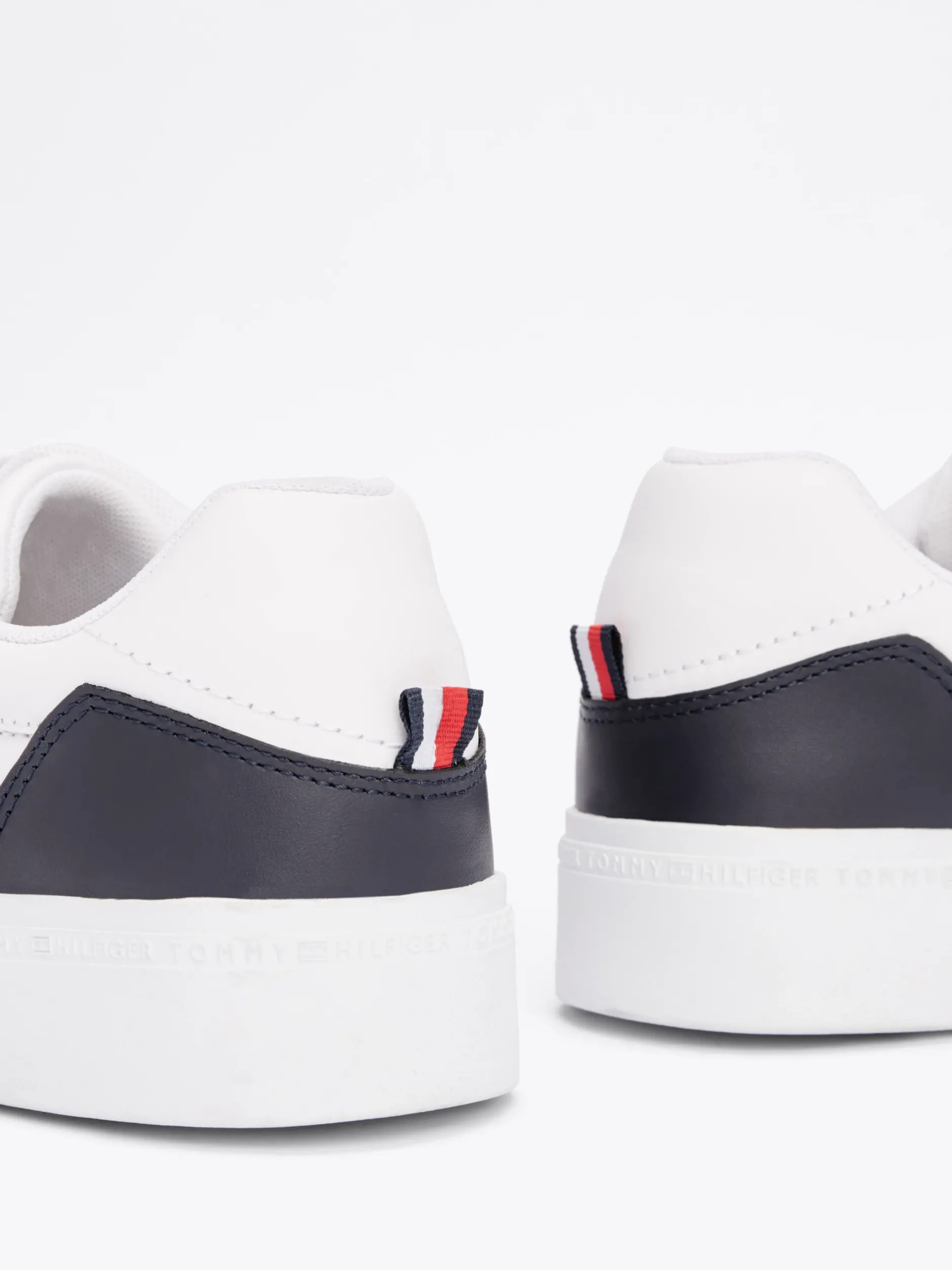 Sneakersy*Tommy Hilfiger Skórzane Buty Sportowe Elevated Essential WHITE