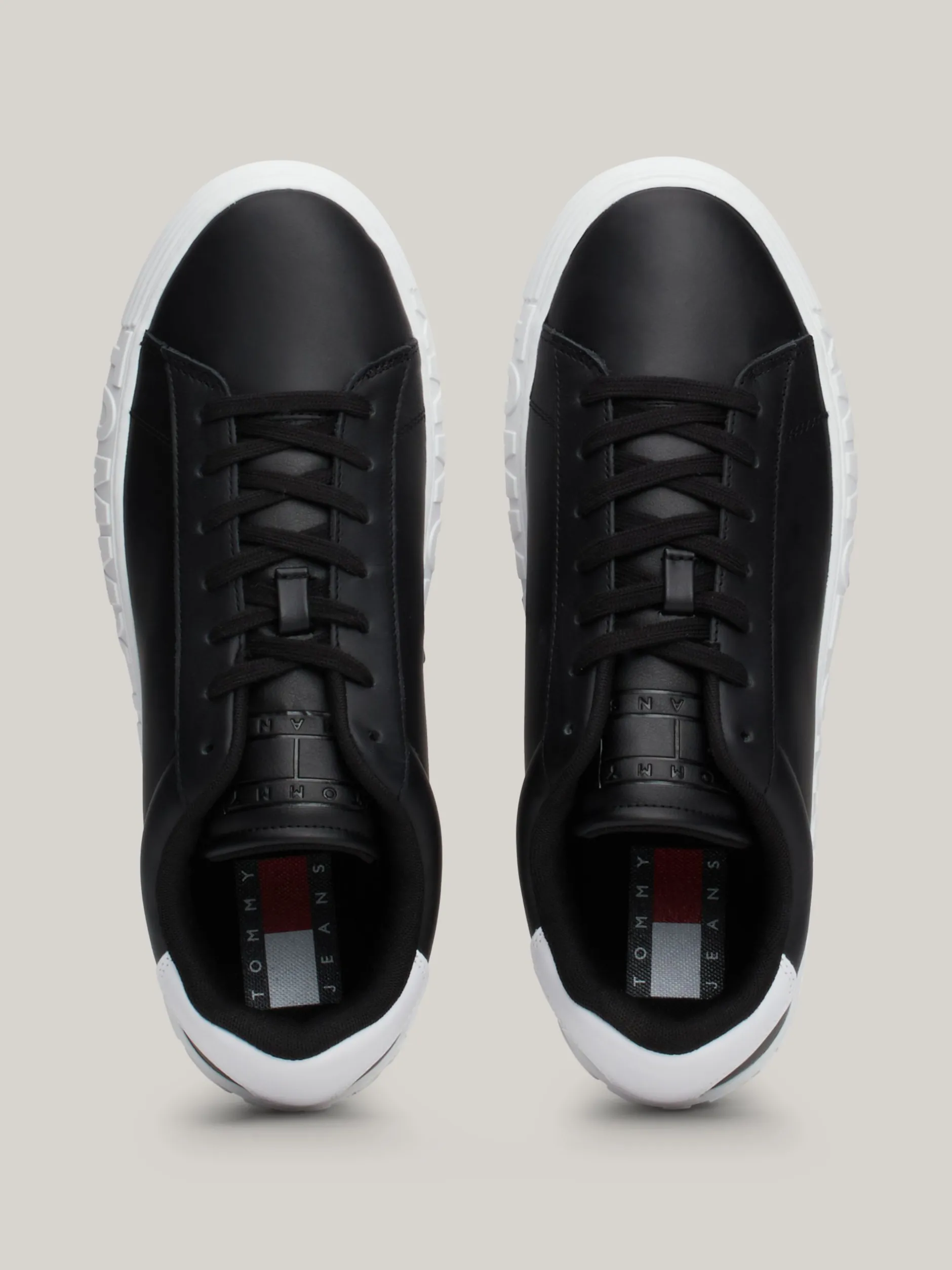 Sneakersy*Tommy Hilfiger Skórzane Buty Sportowe Essential BLACK