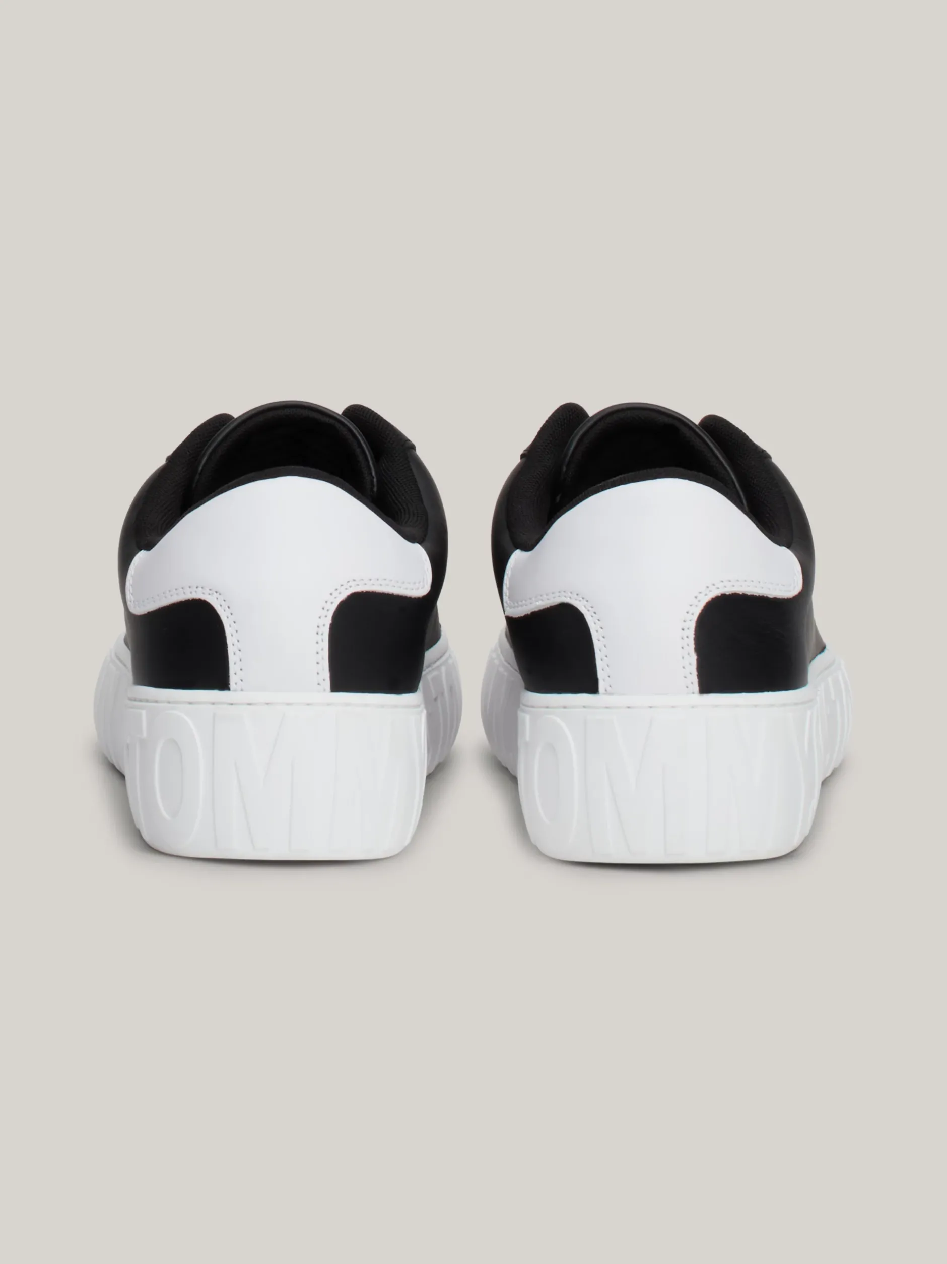 Sneakersy*Tommy Hilfiger Skórzane Buty Sportowe Essential BLACK