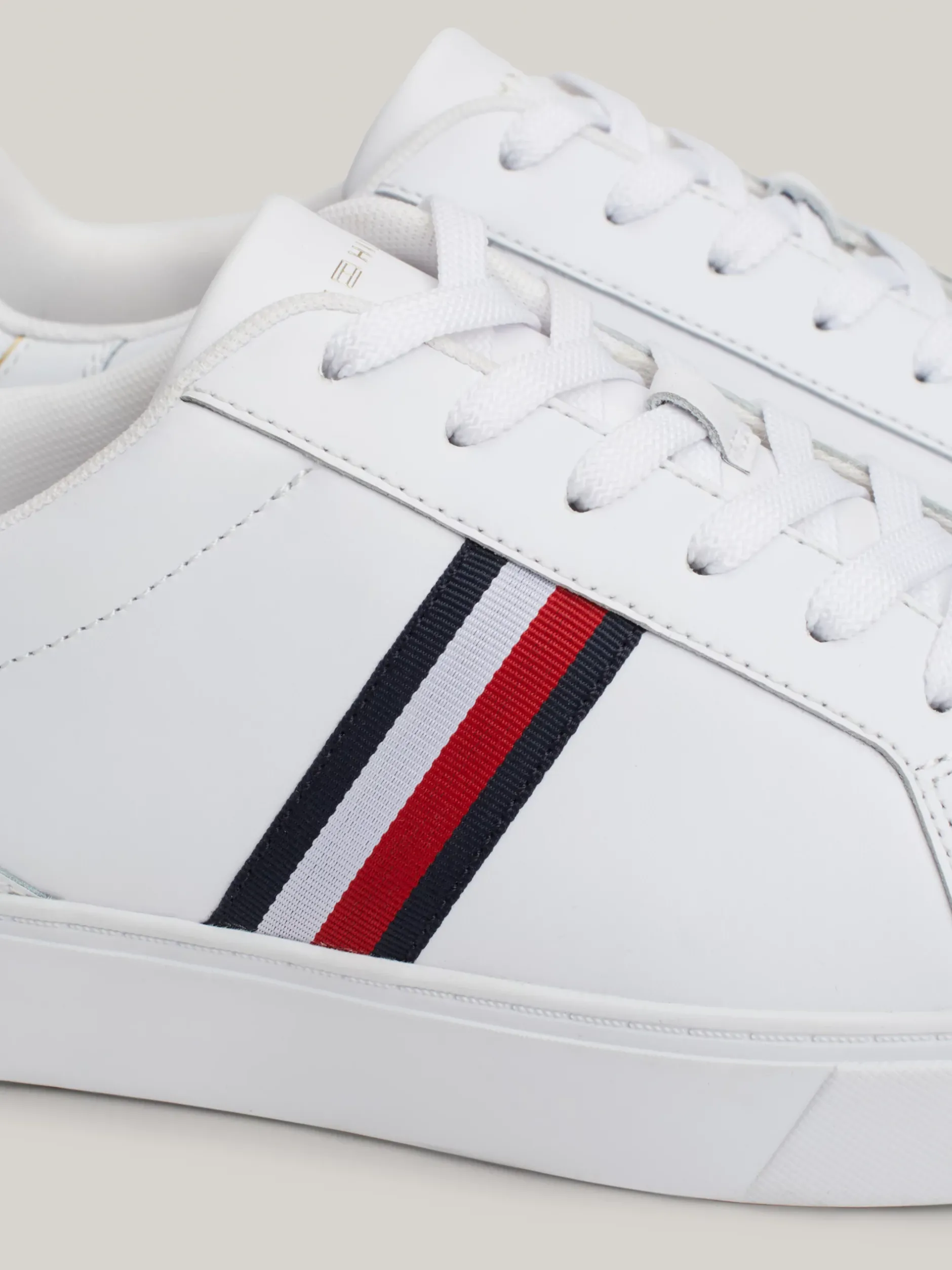 Sneakersy*Tommy Hilfiger Skórzane Buty Sportowe Essential WHITE