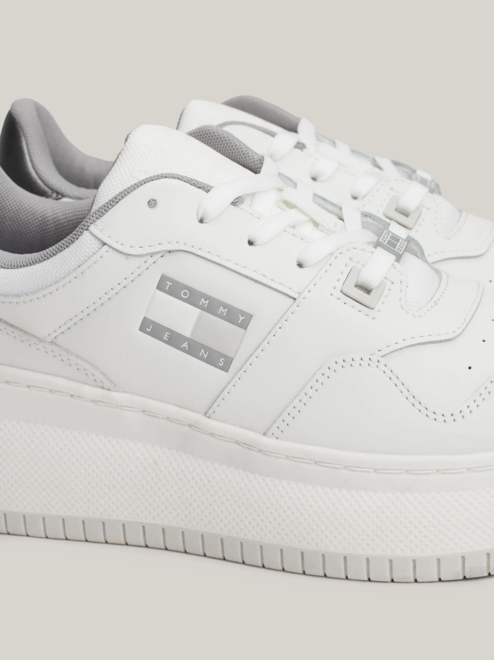 Sneakersy*Tommy Hilfiger Skórzane Buty Sportowe Na Platformie ECRU / METALLIC WARMSTONE