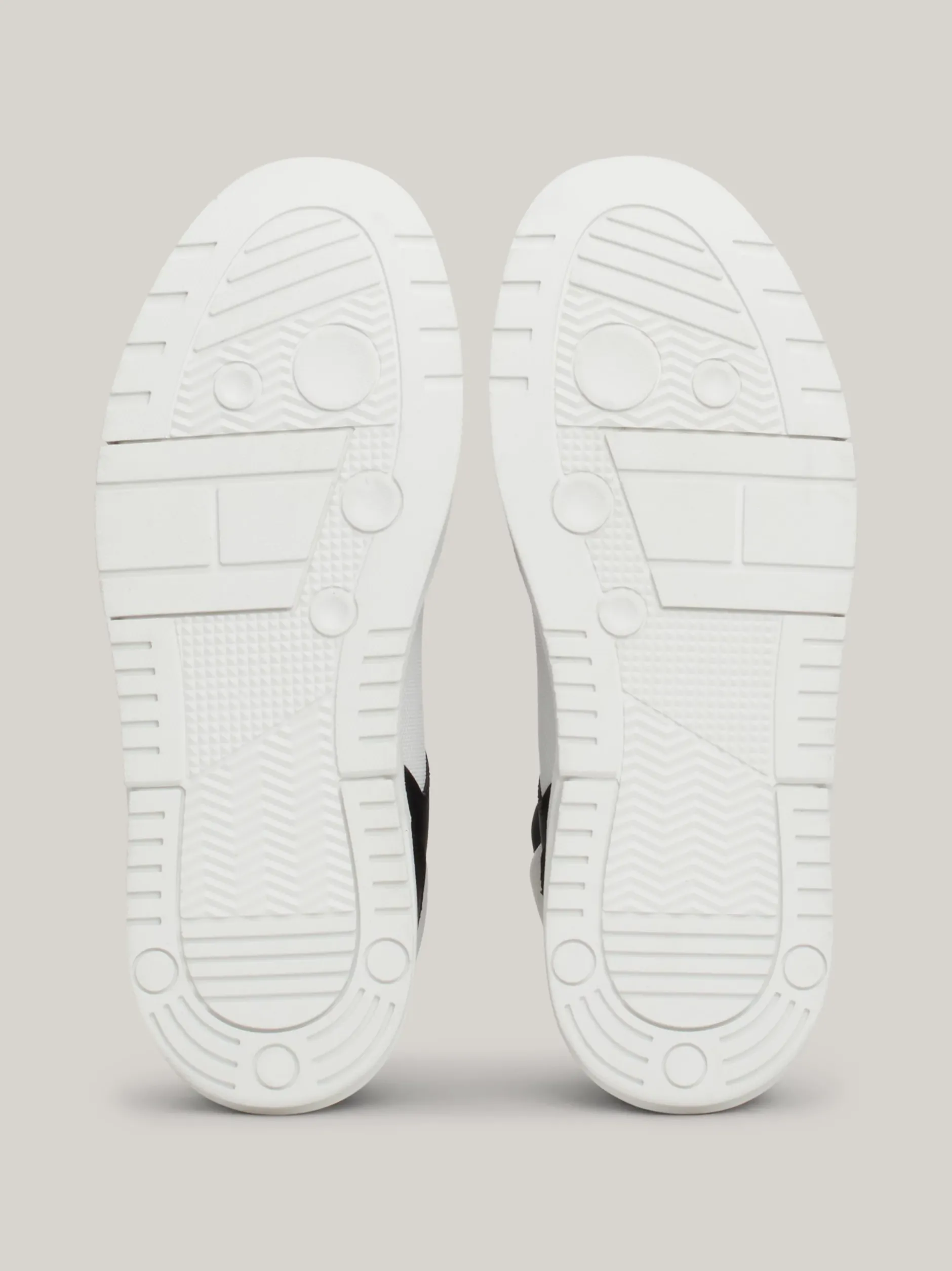 Sneakersy*Tommy Hilfiger Skórzane Buty Sportowe The Brooklyn Do Kostki BLACK