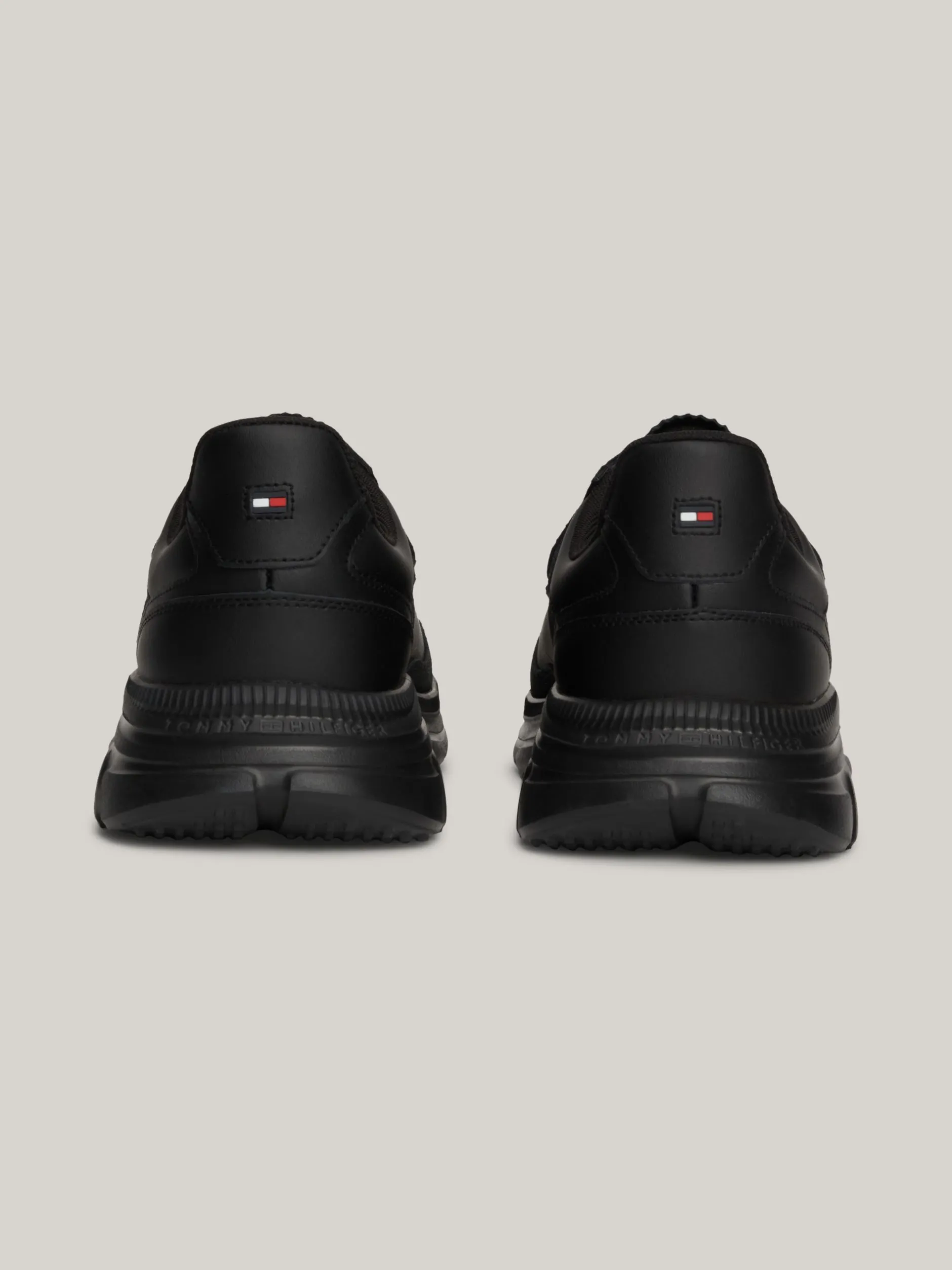 Sneakersy*Tommy Hilfiger Skórzane Buty Sportowe Typu Runner BLACK