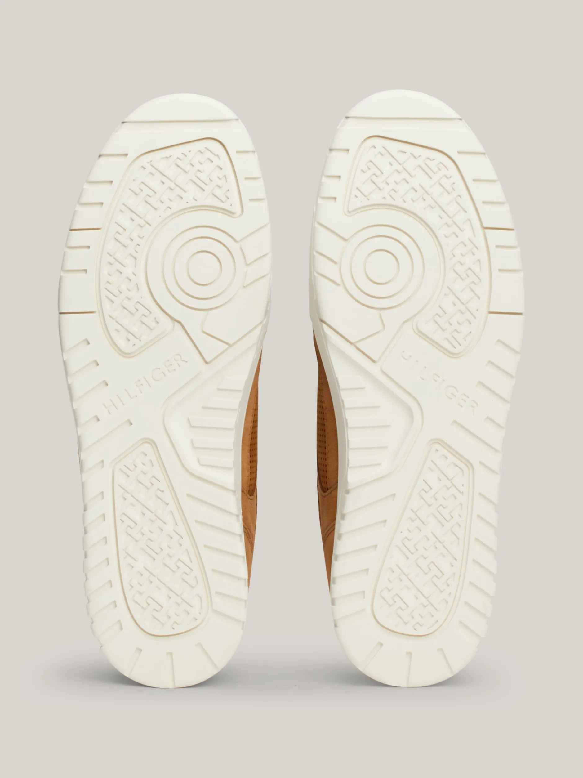 Sneakersy*Tommy Hilfiger Skórzane Buty Sportowe W Stylu Koszykarskim SAHARA