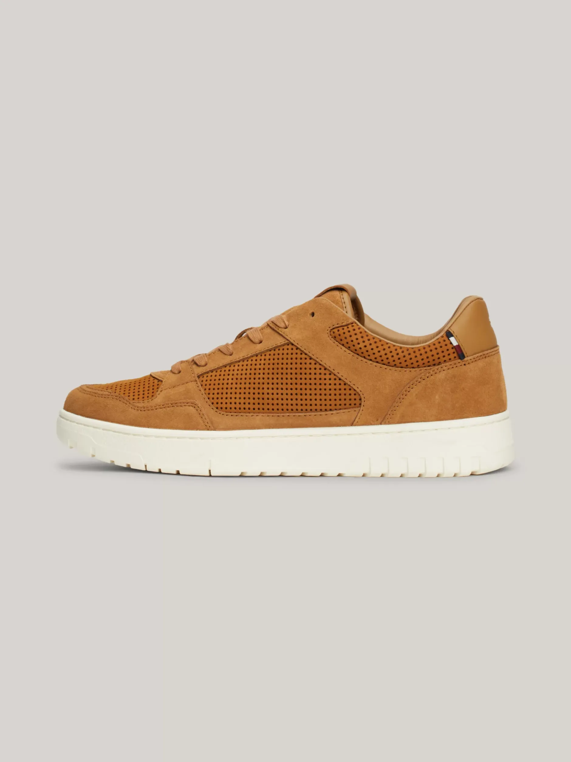 Sneakersy*Tommy Hilfiger Skórzane Buty Sportowe W Stylu Koszykarskim SAHARA