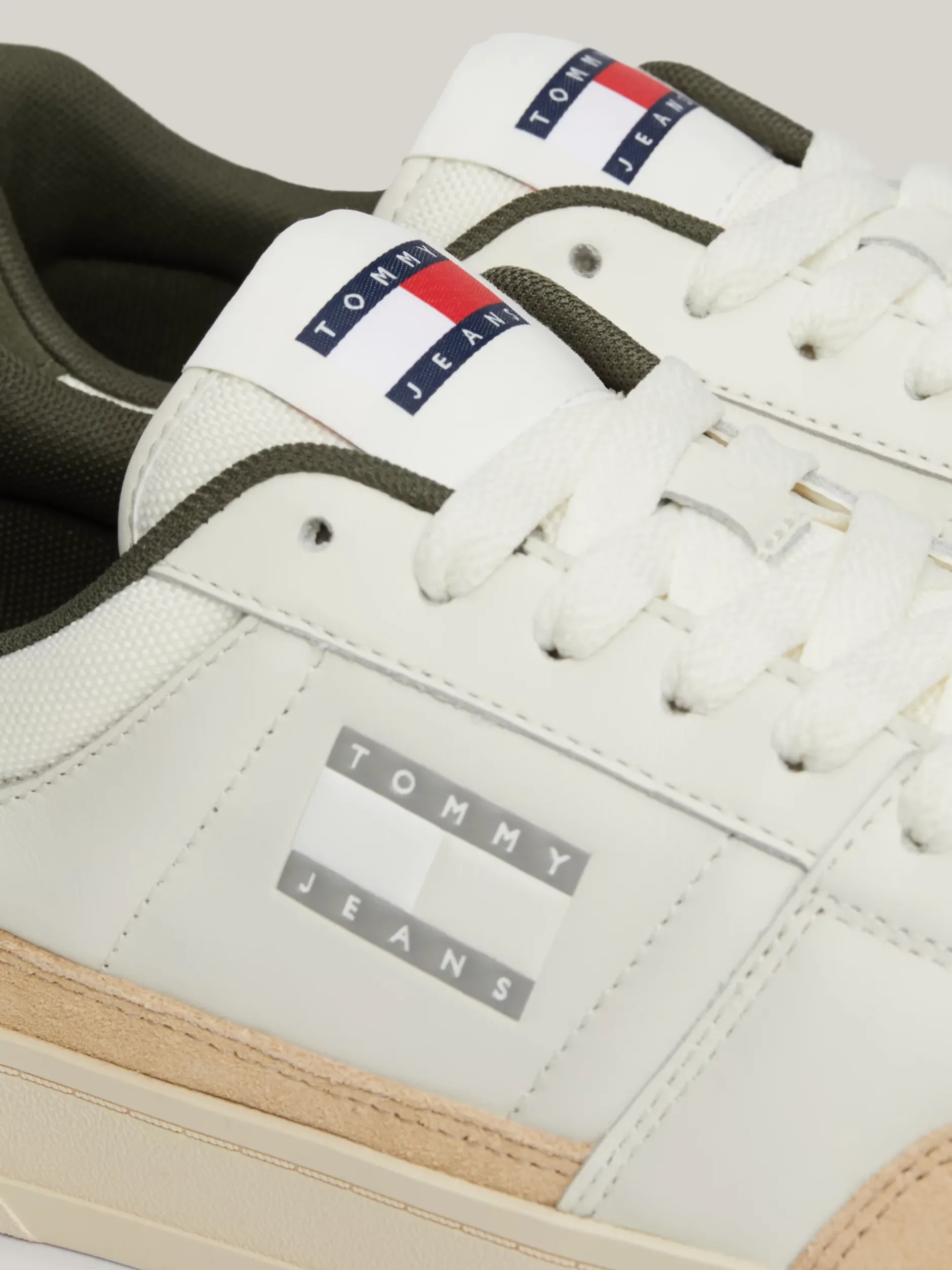White Trainers|Sneakersy*Tommy Hilfiger Skórzane Buty Sportowe Z Logo W Kolorze Tła IVORY