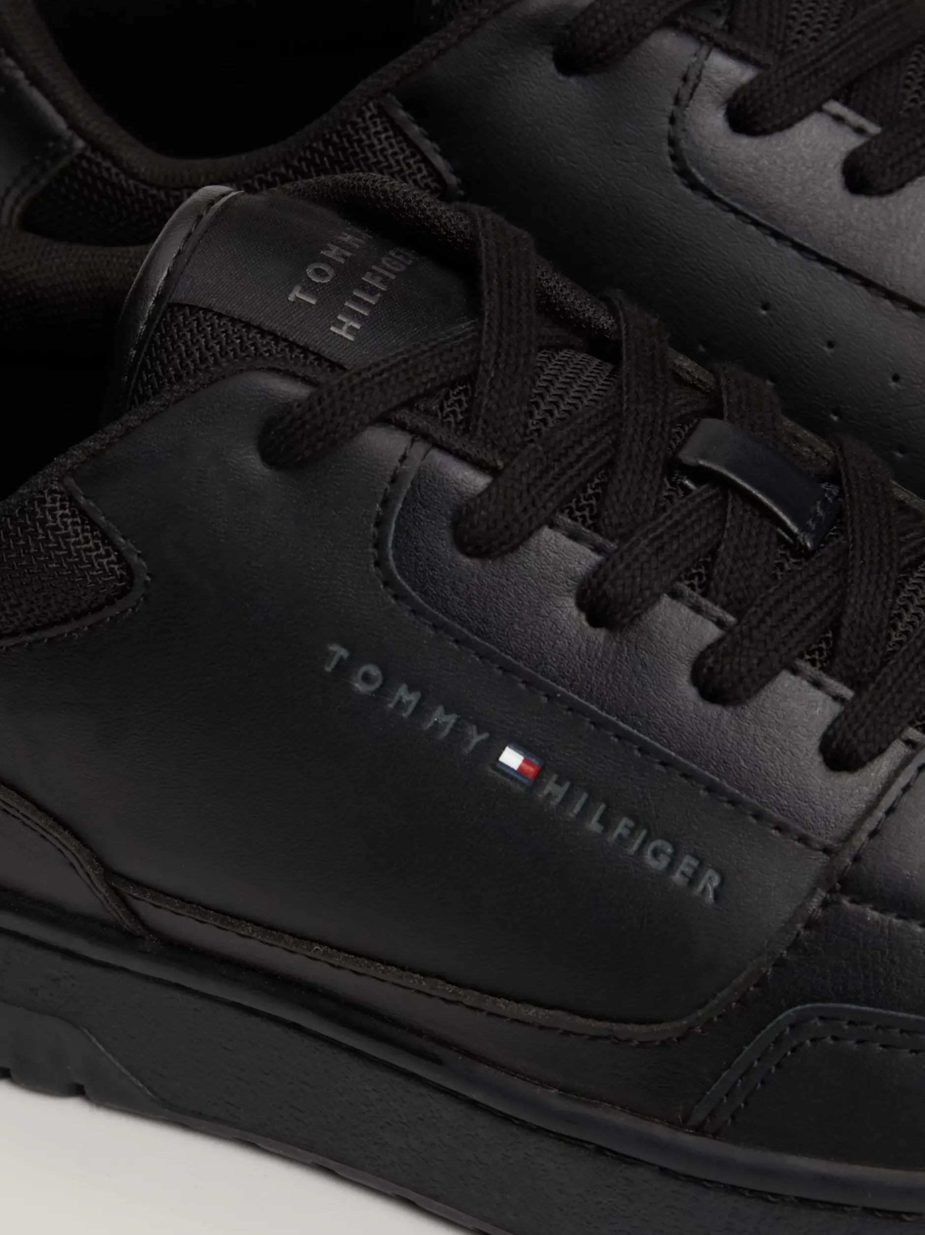 Sneakersy*Tommy Hilfiger Skórzane Buty Sportowe Z Logo Essential BLACK