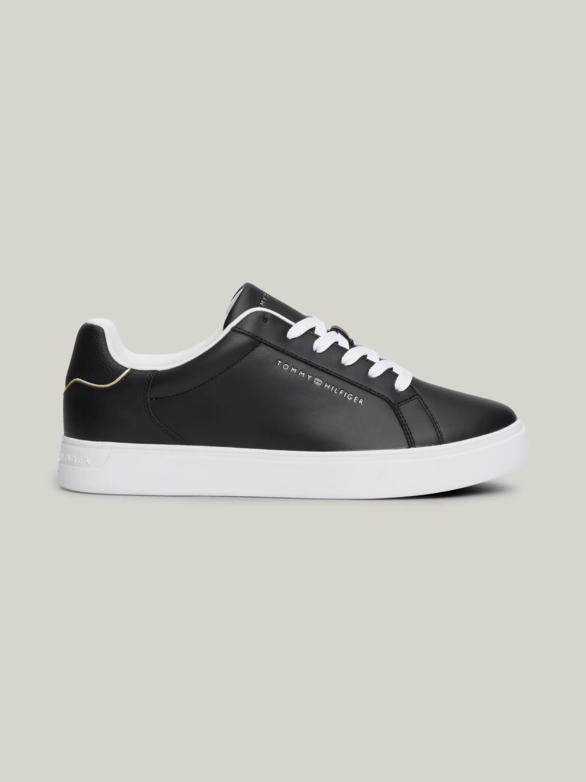 Sneakersy*Tommy Hilfiger Skórzane Buty Sportowe Z Metalicznym Logo BLACK