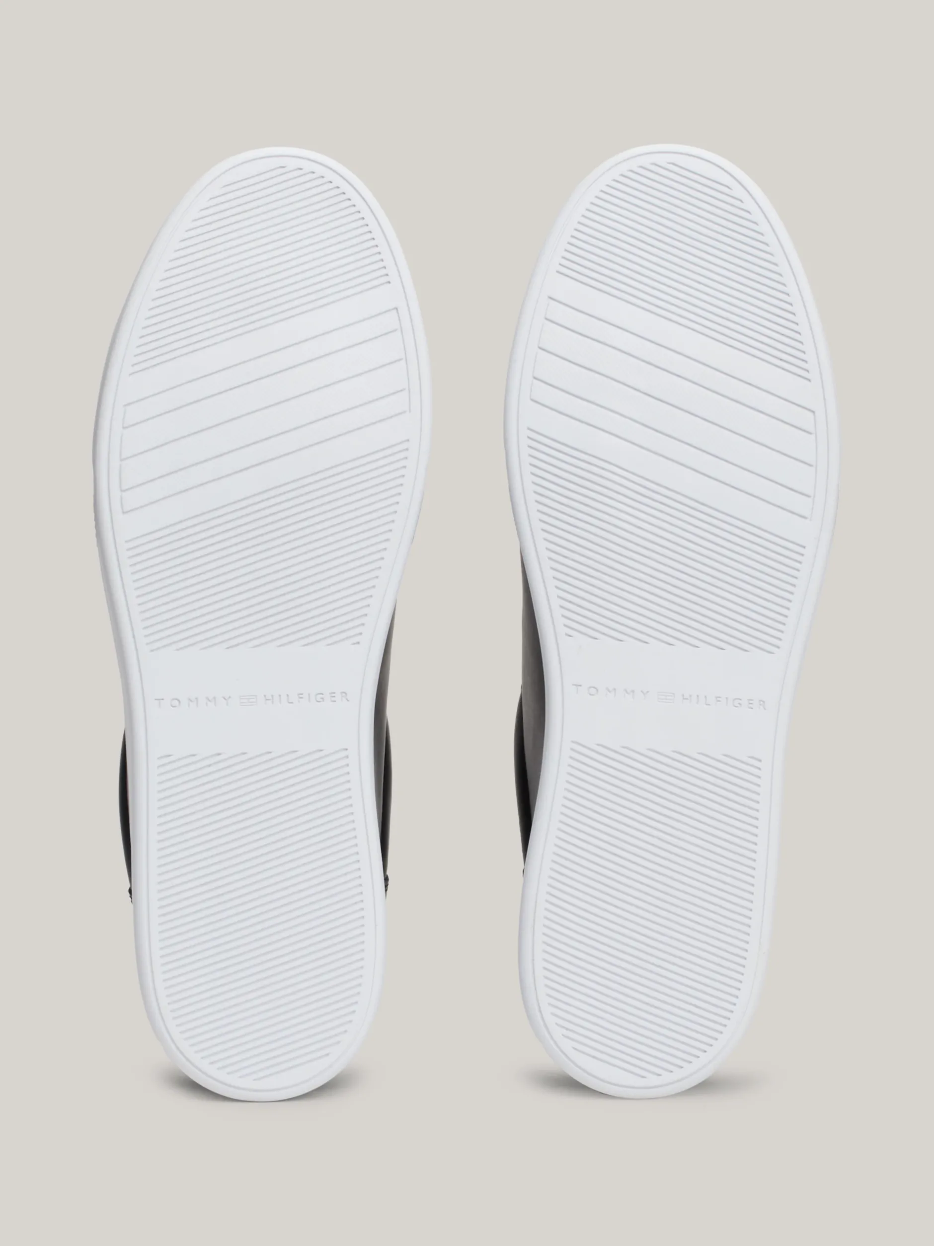 Sneakersy*Tommy Hilfiger Skórzane Buty Sportowe Z Metalicznym Logo BLACK