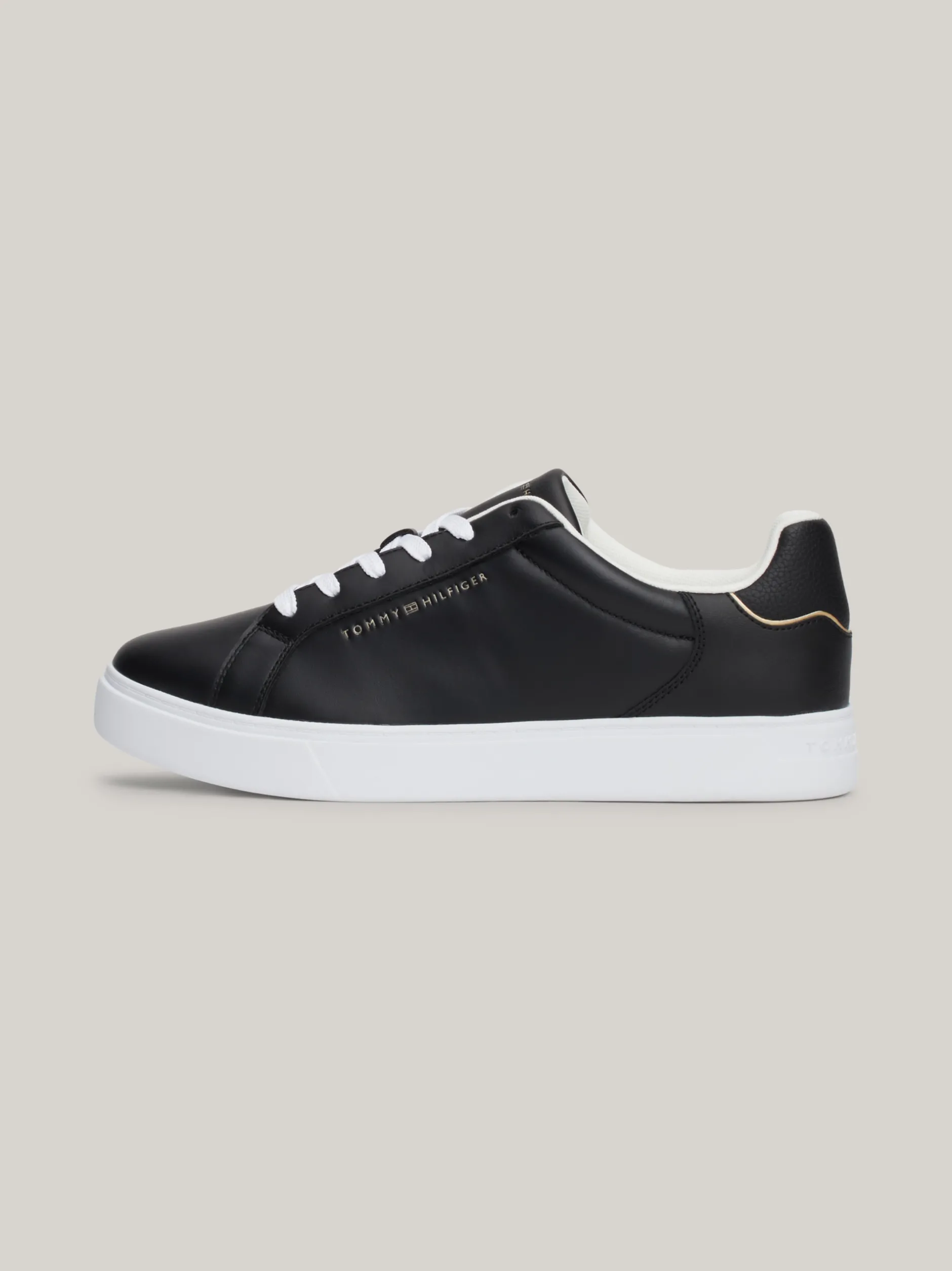 Sneakersy*Tommy Hilfiger Skórzane Buty Sportowe Z Metalicznym Logo BLACK