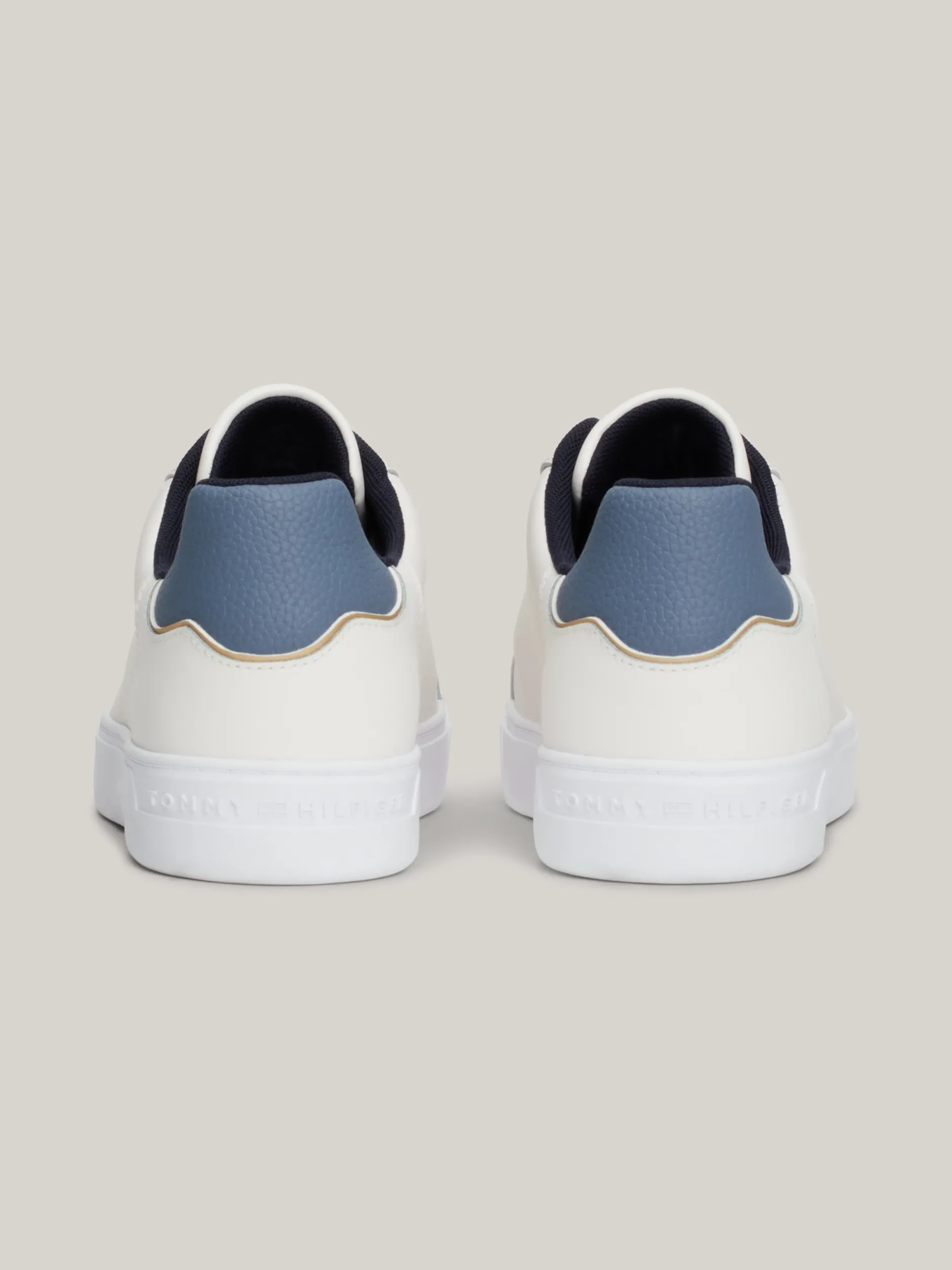 Sneakersy*Tommy Hilfiger Skórzane Buty Sportowe Z Metalicznym Logo ANCIENT WHITE
