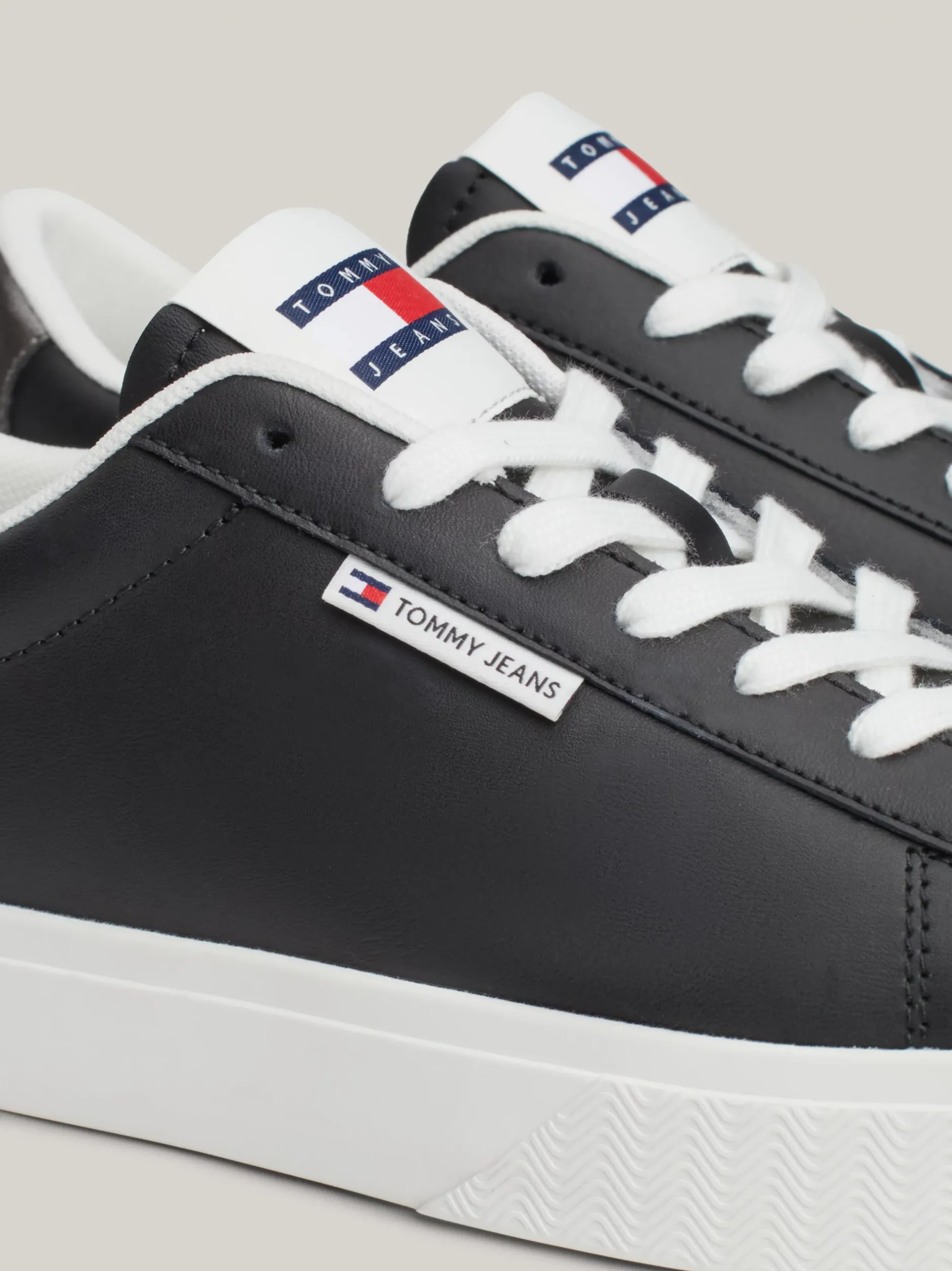 Sneakersy*Tommy Hilfiger Skórzane Buty Sportowe Z Podeszwą Cupsole BLACK