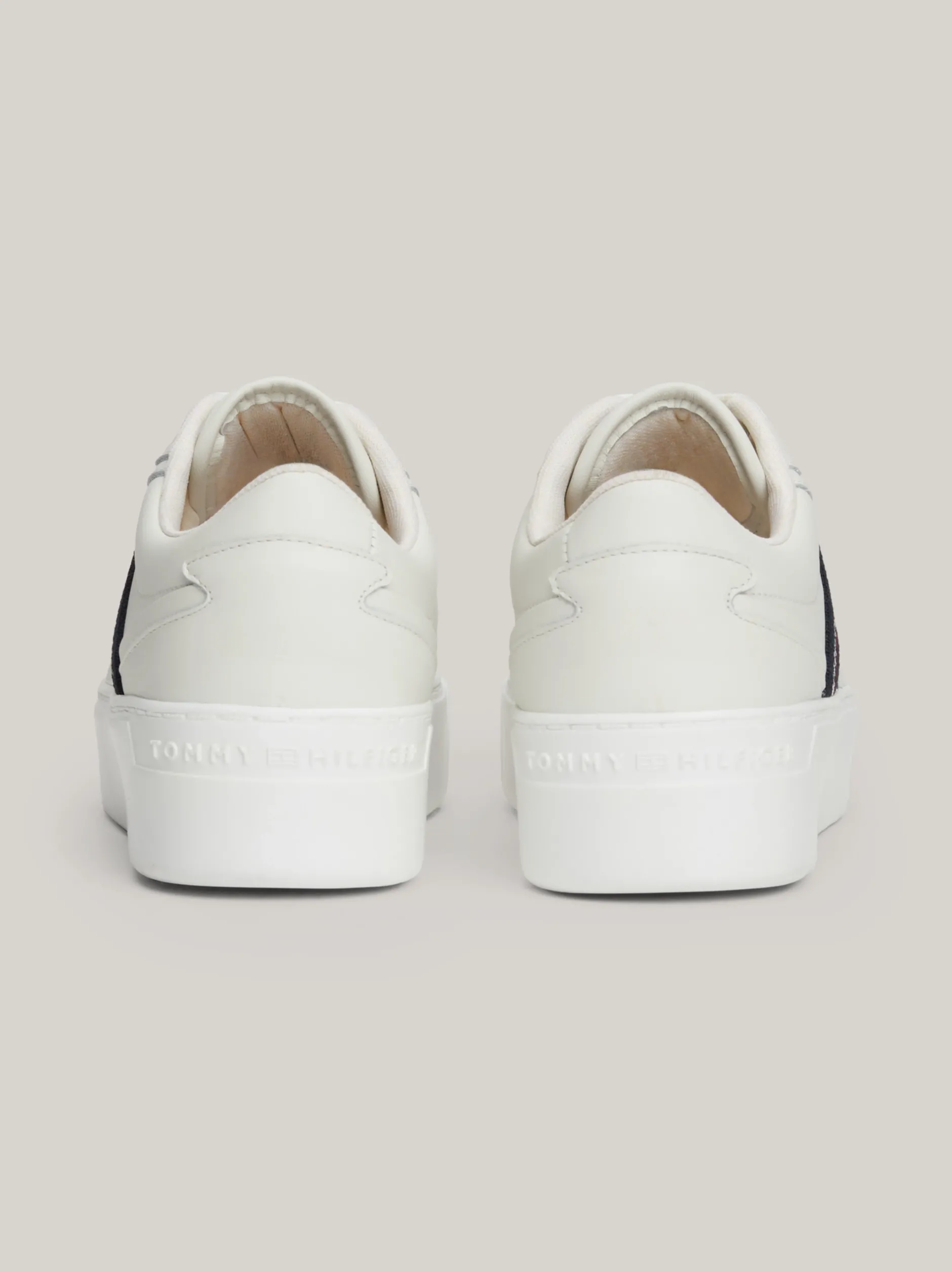 Sneakersy*Tommy Hilfiger Skórzane Buty Sportowe Z Sygnowaną Taśmą ECRU