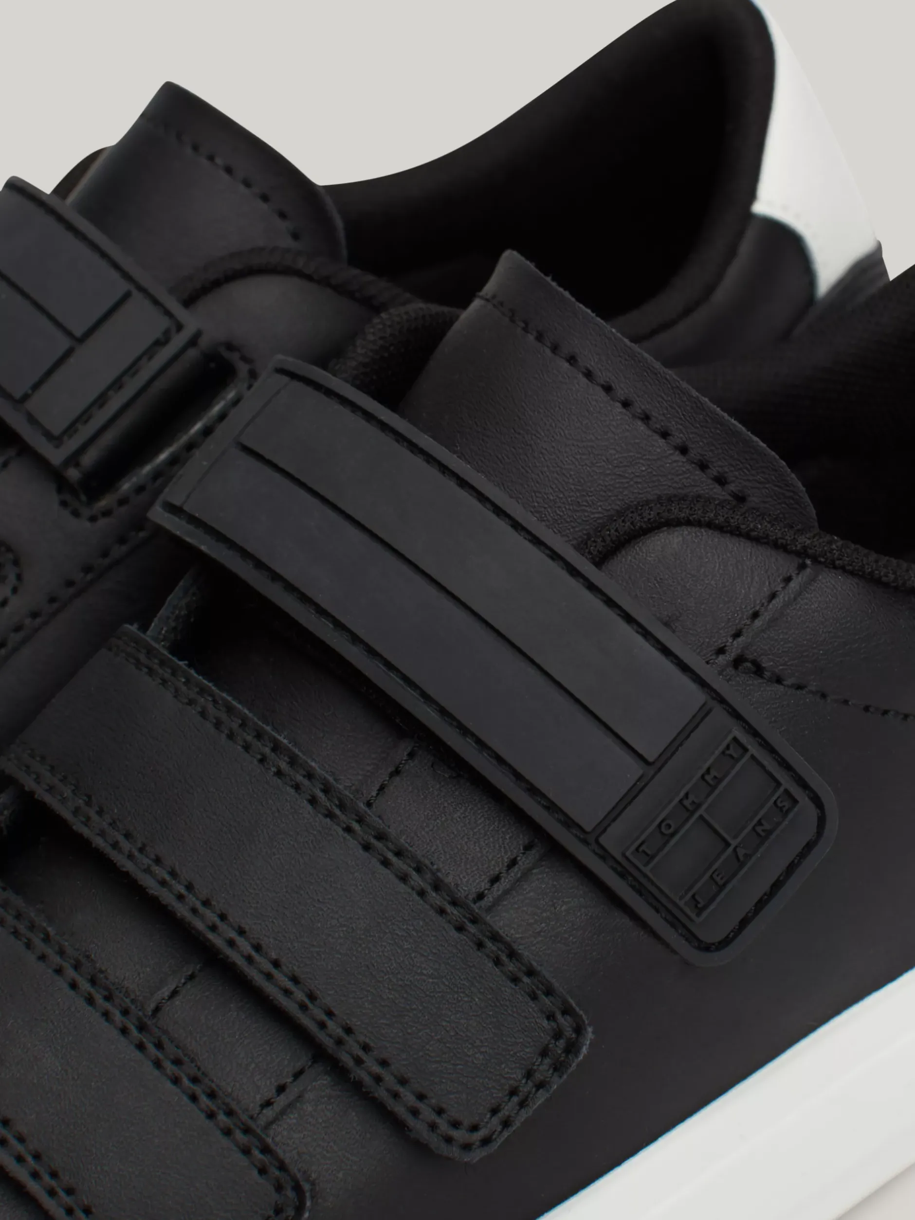 Sneakersy*Tommy Hilfiger Skórzane Buty Sportowe Z Zapięciem Na Rzepy BLACK