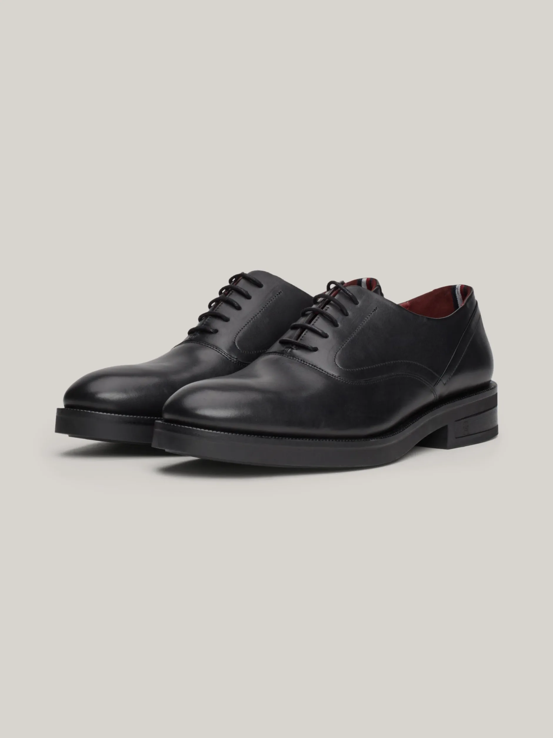 Buty Wizytowe*Tommy Hilfiger Skórzane Derby TH Monogram BLACK