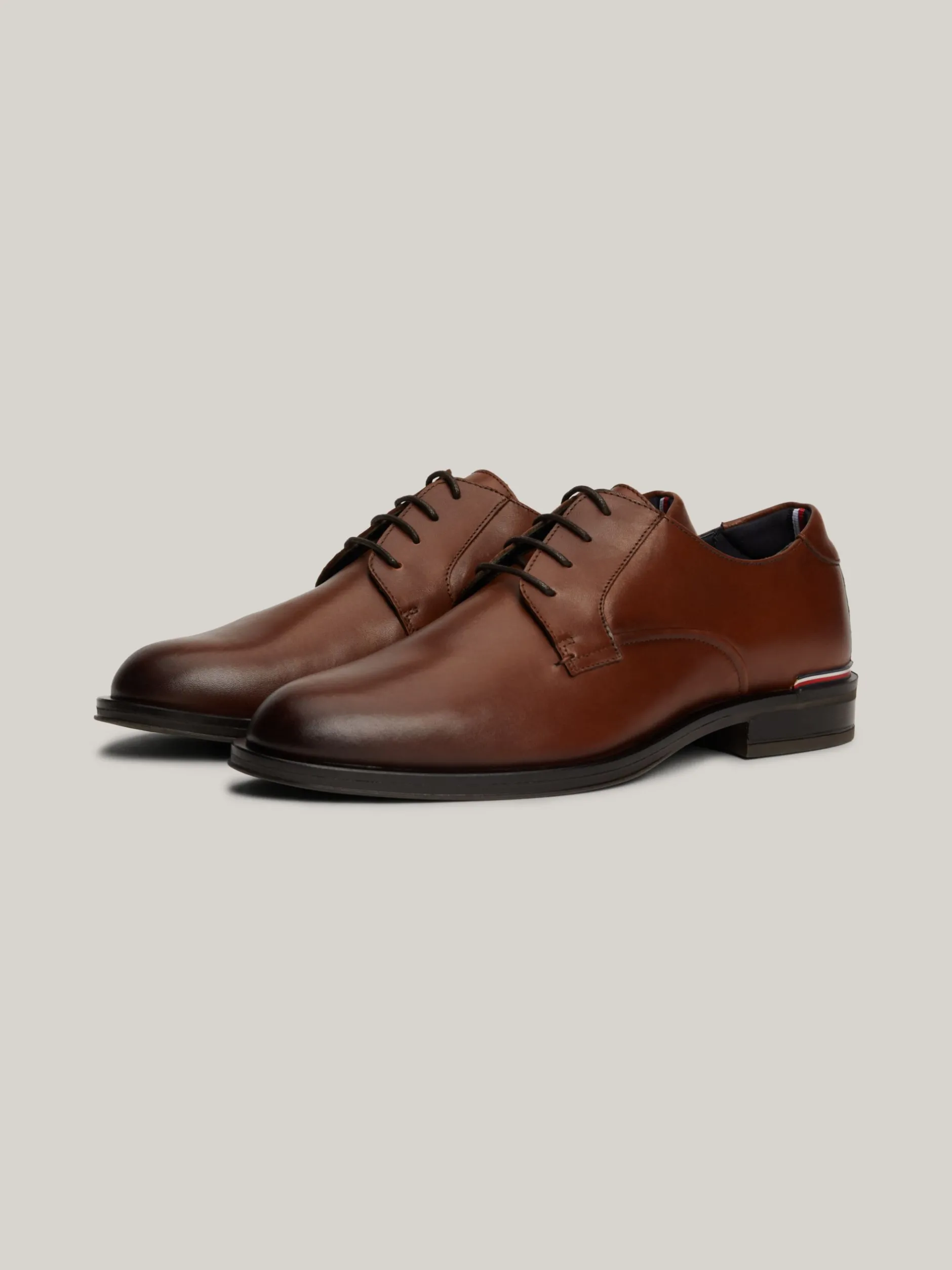 Buty Wizytowe*Tommy Hilfiger Skórzane Derby Z Sygnowaną Tasiemką WINTER COGNAC