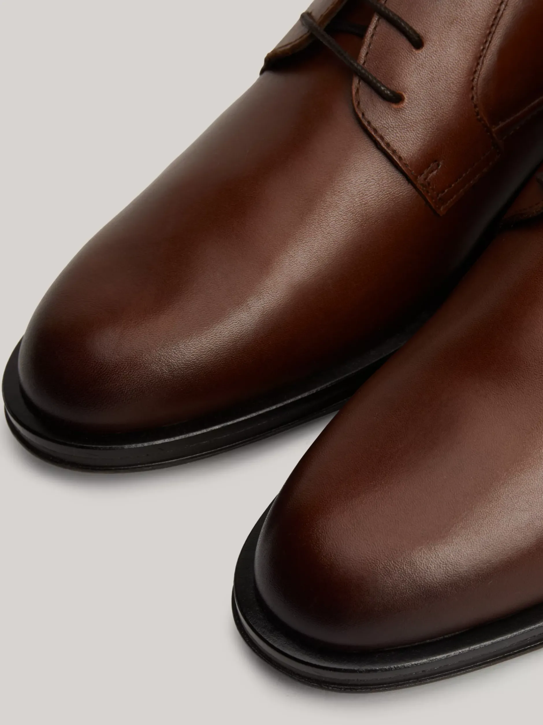 Buty Wizytowe*Tommy Hilfiger Skórzane Derby Z Sygnowaną Tasiemką WINTER COGNAC