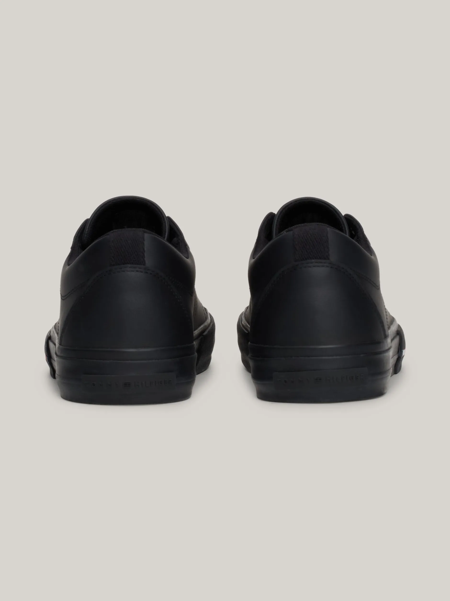 Sneakersy*Tommy Hilfiger Skórzane Sznurowane Tenisówki Z Logo BLACK