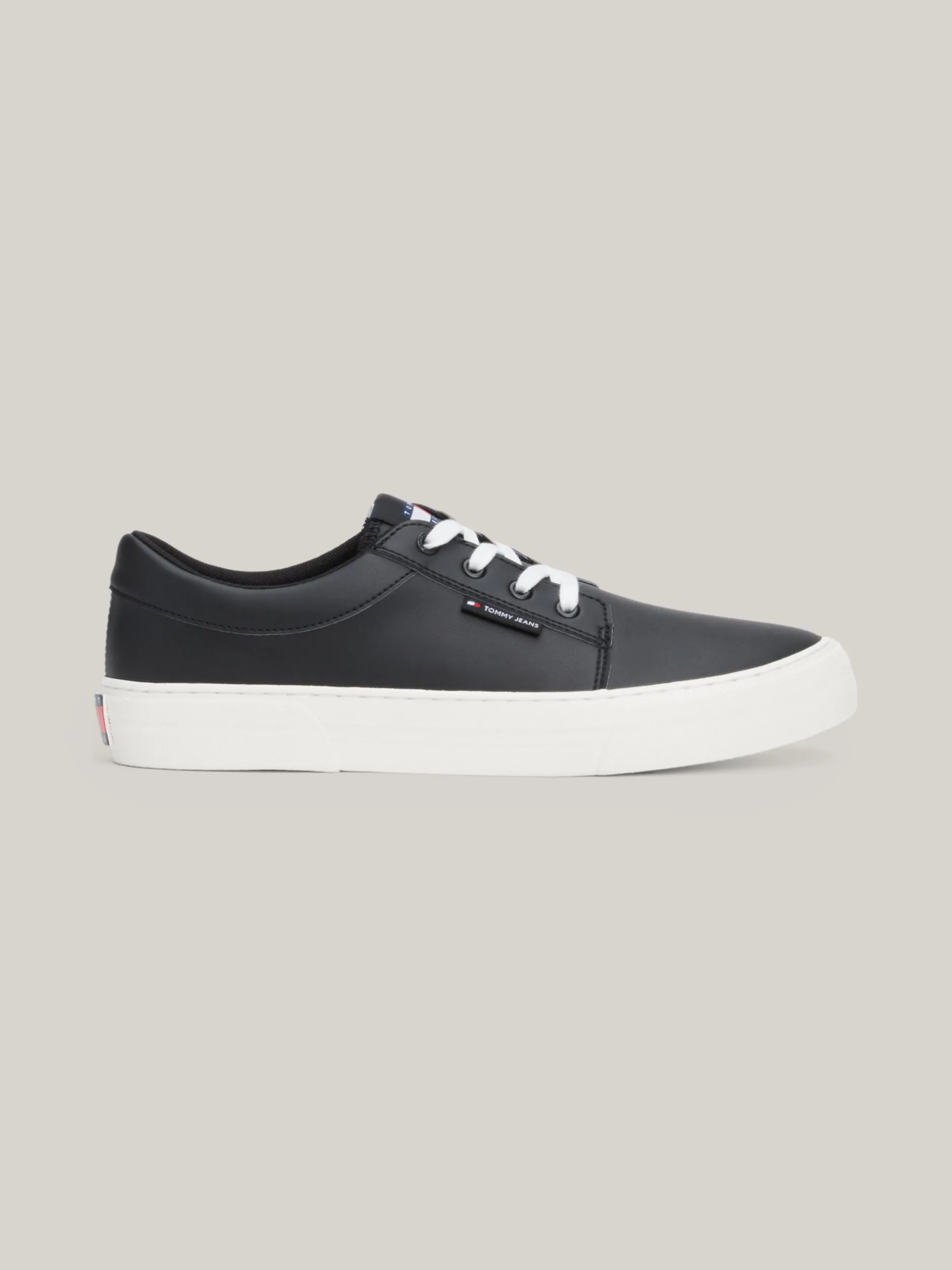 Sneakersy*Tommy Hilfiger Skórzane Tenisówki Skater Essential BLACK