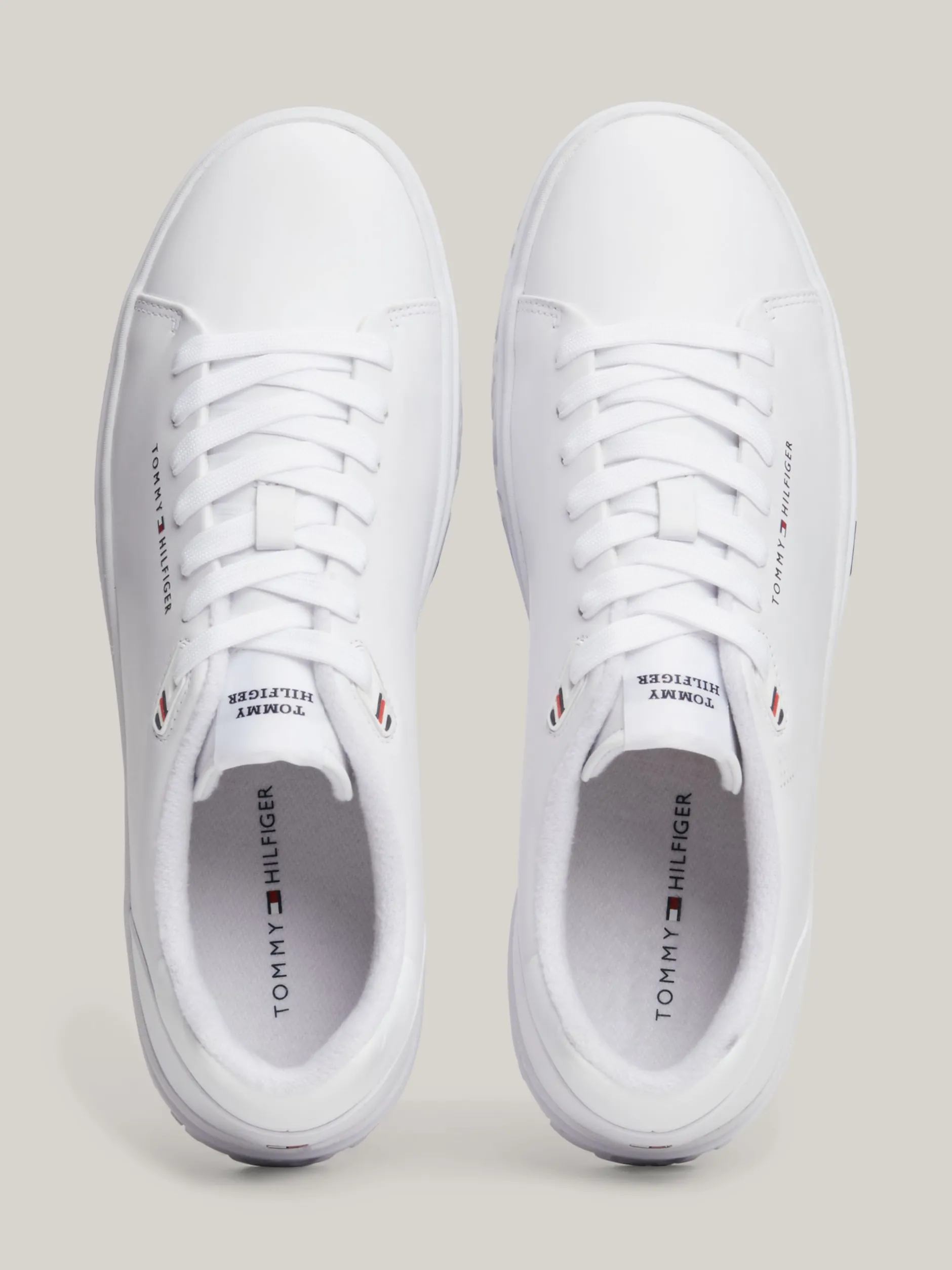 Sneakersy|White Trainers*Tommy Hilfiger Skórzane Tenisówki Typu Court TH Monogram WHITE
