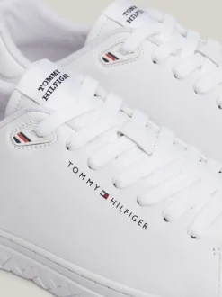Sneakersy|White Trainers*Tommy Hilfiger Skórzane Tenisówki Typu Court TH Monogram WHITE