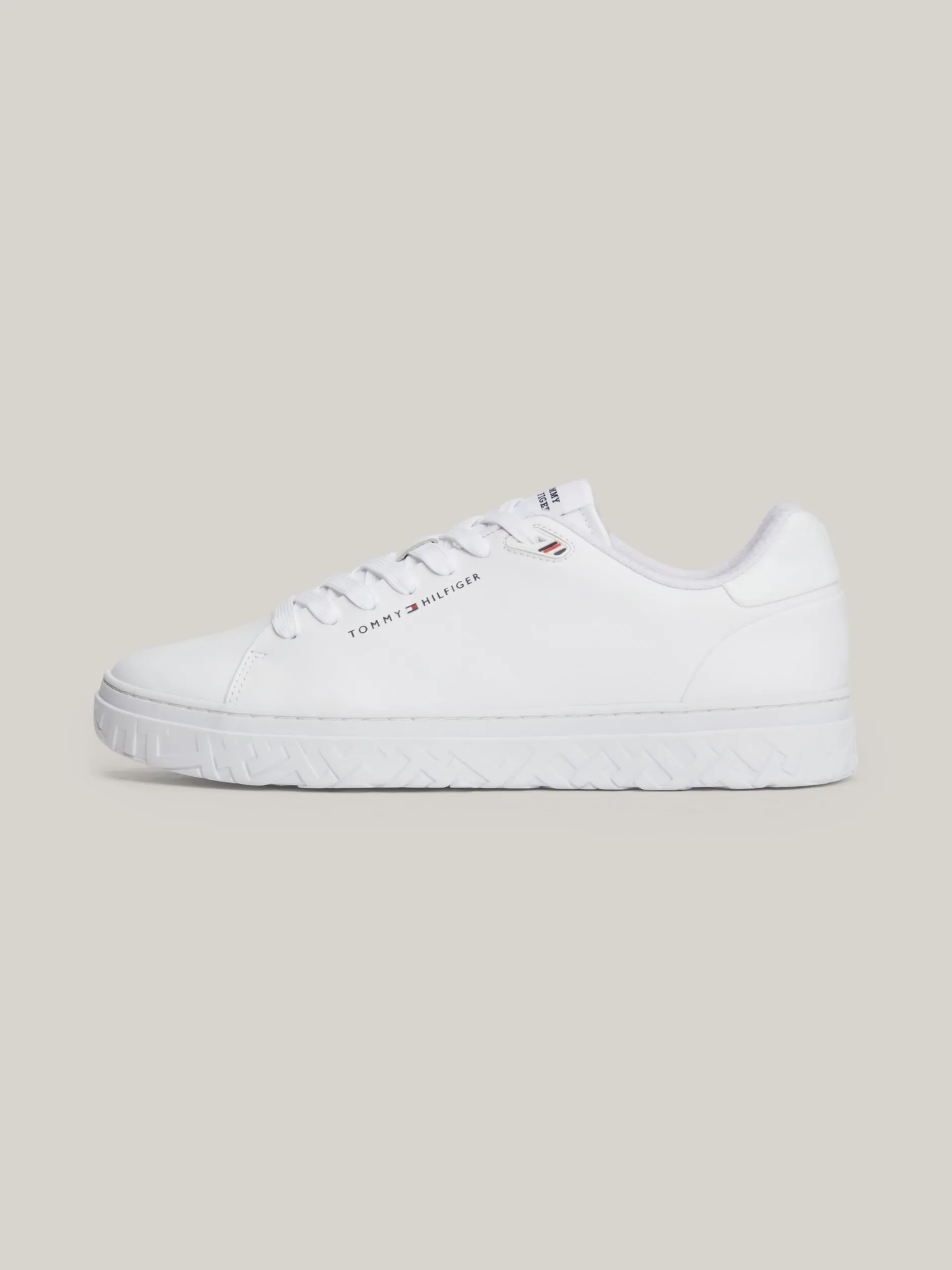 Sneakersy|White Trainers*Tommy Hilfiger Skórzane Tenisówki Typu Court TH Monogram WHITE