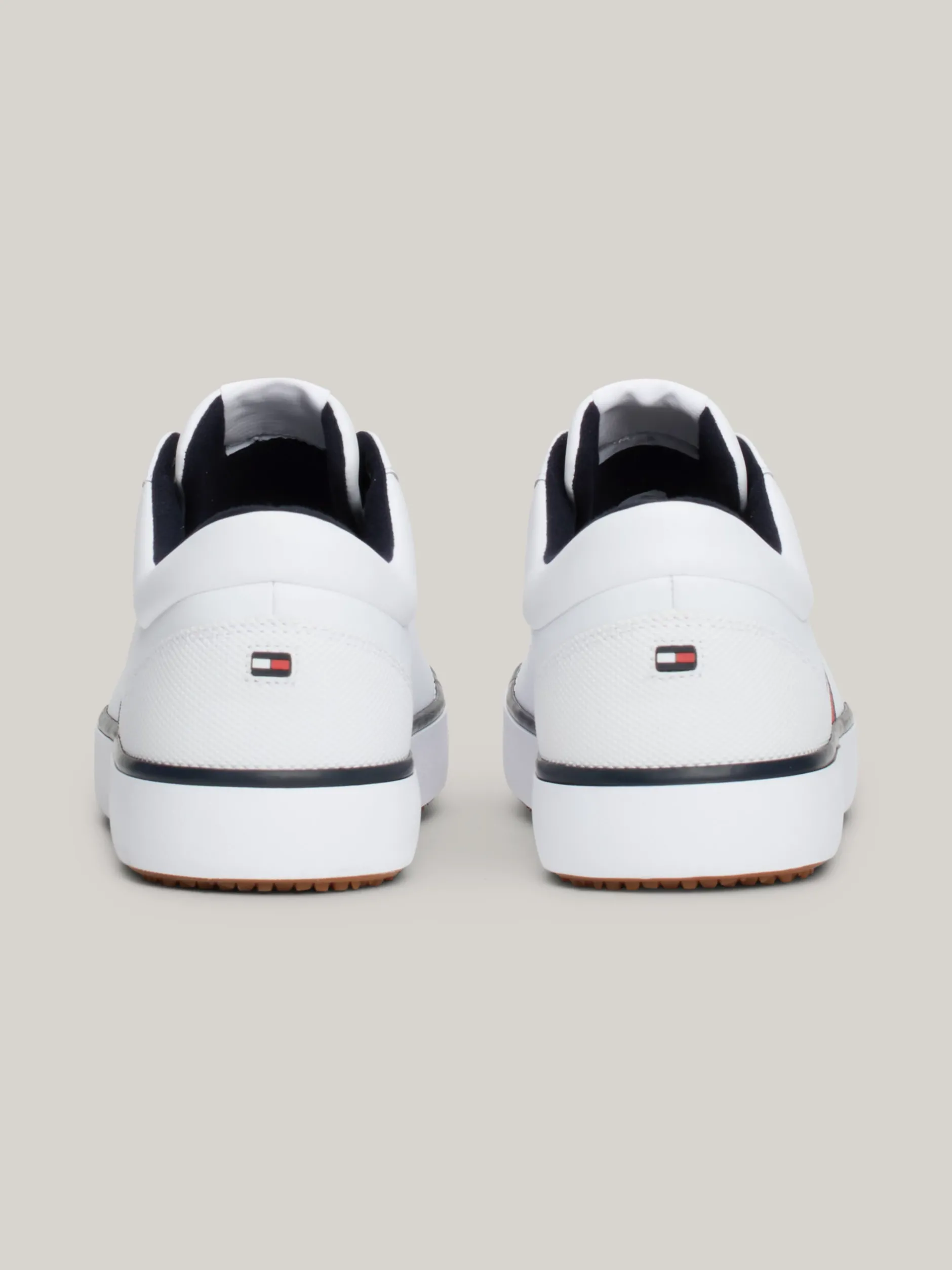 White Trainers*Tommy Hilfiger Skórzane Tenisówki Z Delikatnym Protektorem WHITE