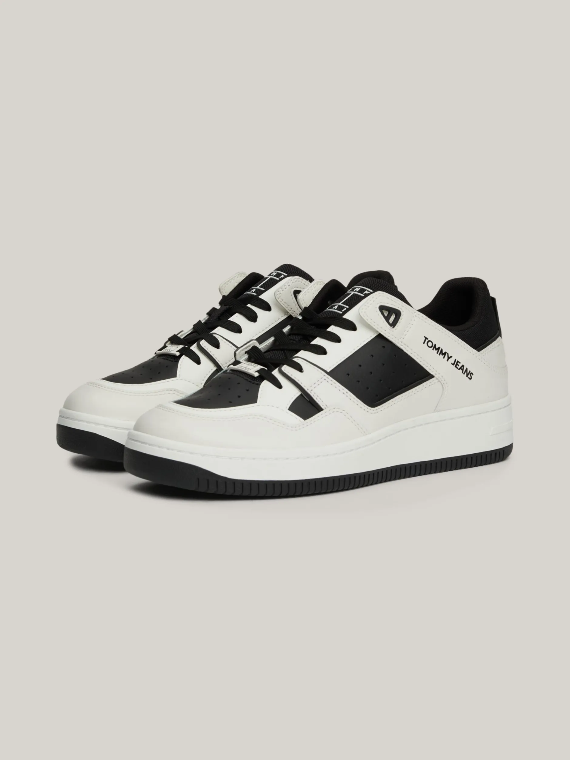 Sneakersy*Tommy Hilfiger Skórzane Tenisówki Z Podeszwą Typu Cupsole BLACK
